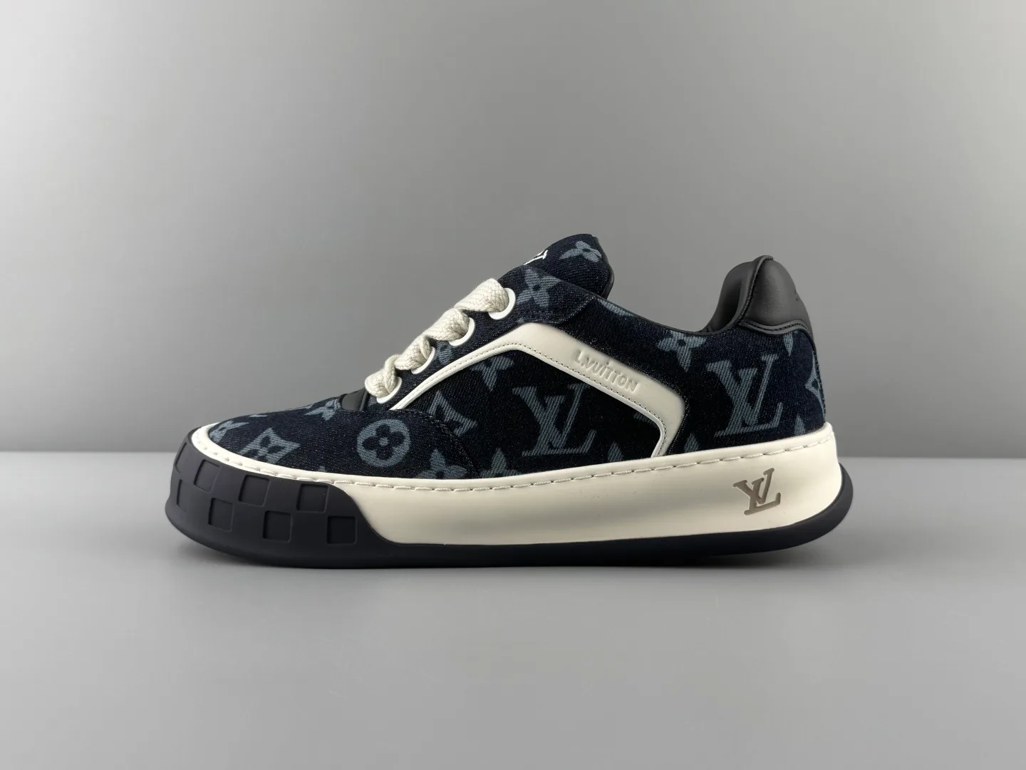 Women's Sneakers LOUIS VUITTON 17293055