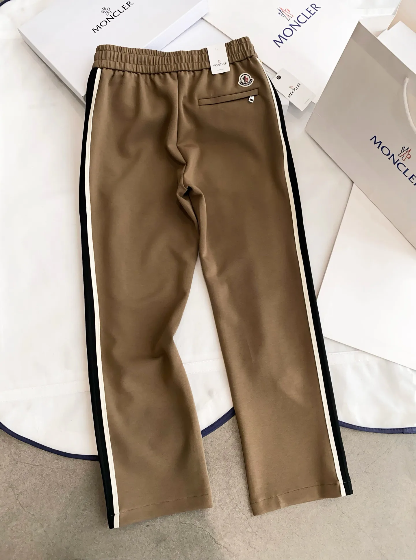 Men's Trousers MONCLER 18314966