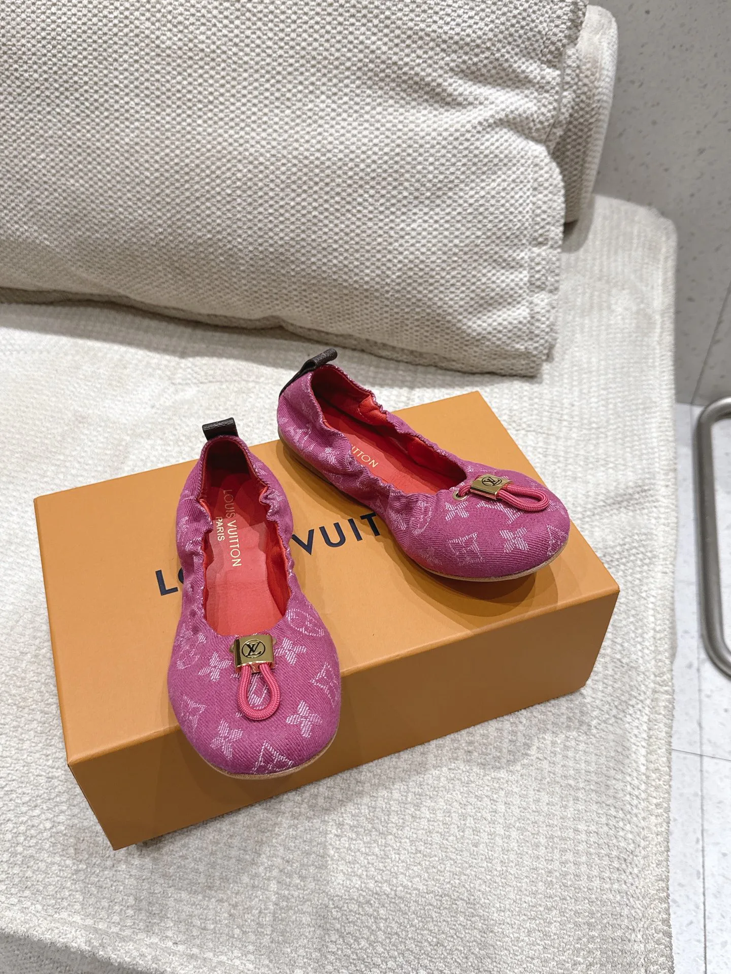 Women's Ballet Flats LOUIS VUITTON 17524758