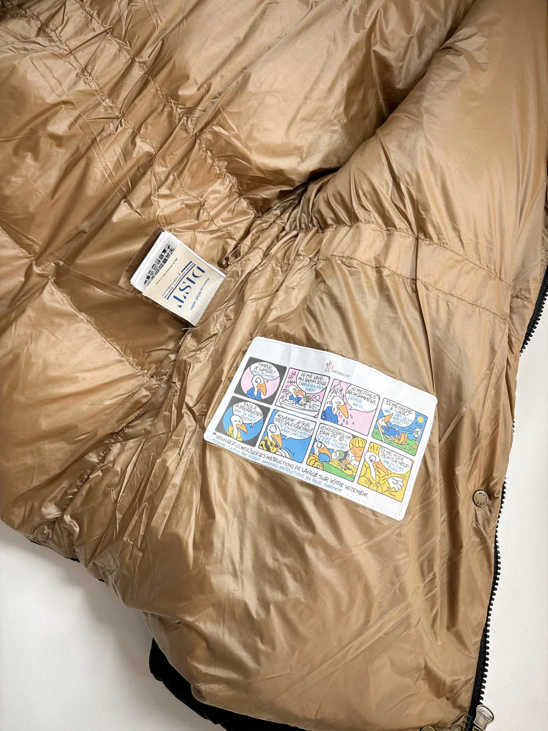 Women's Jackets And Down Jackets MONCLER 17810366