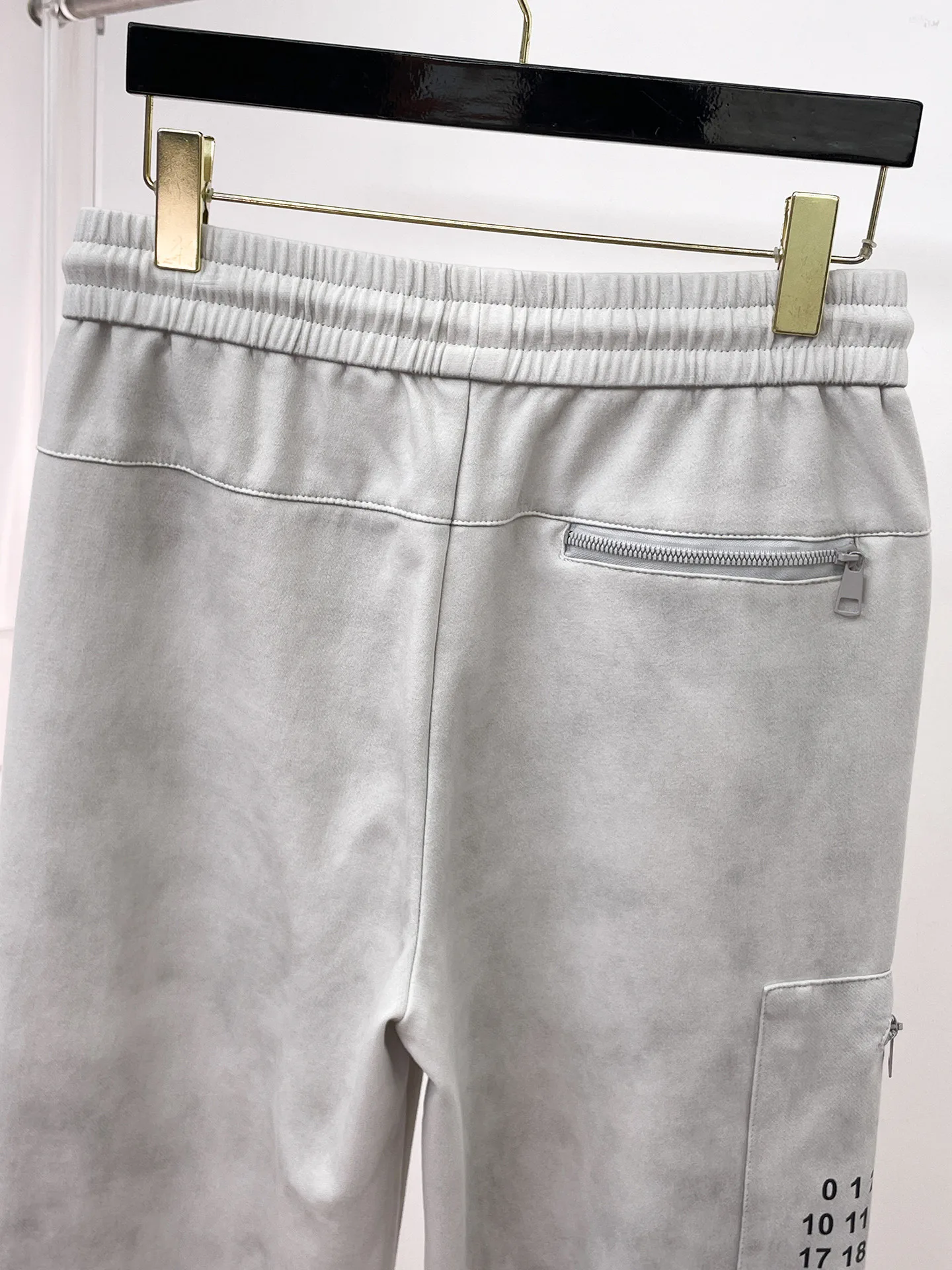 Men's Trousers MAISON MARGIELA 18197350