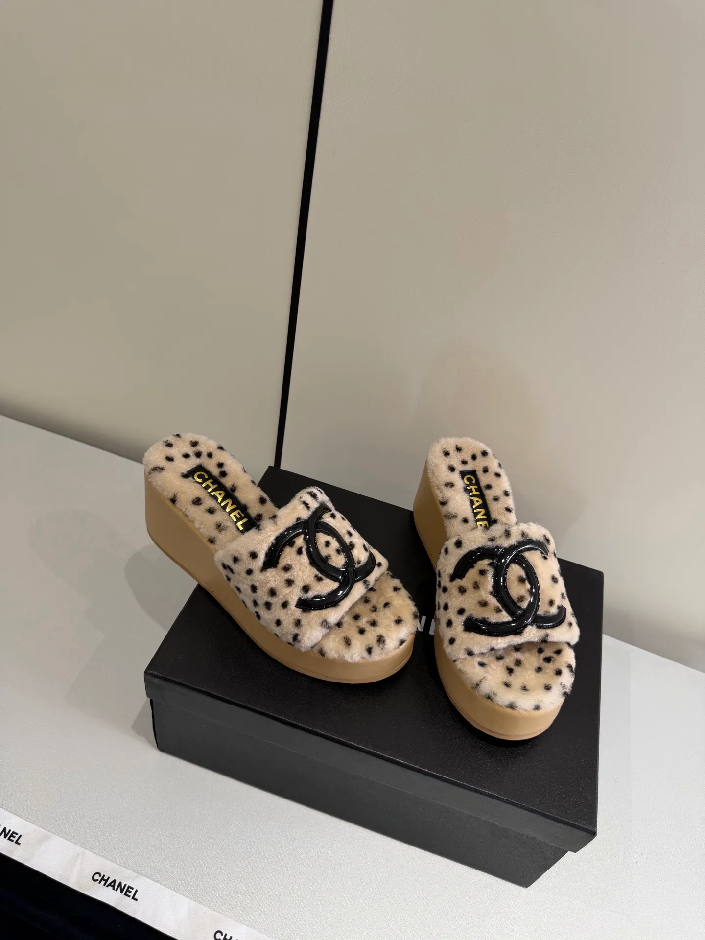 Women's Slippers CHANEL 18268440