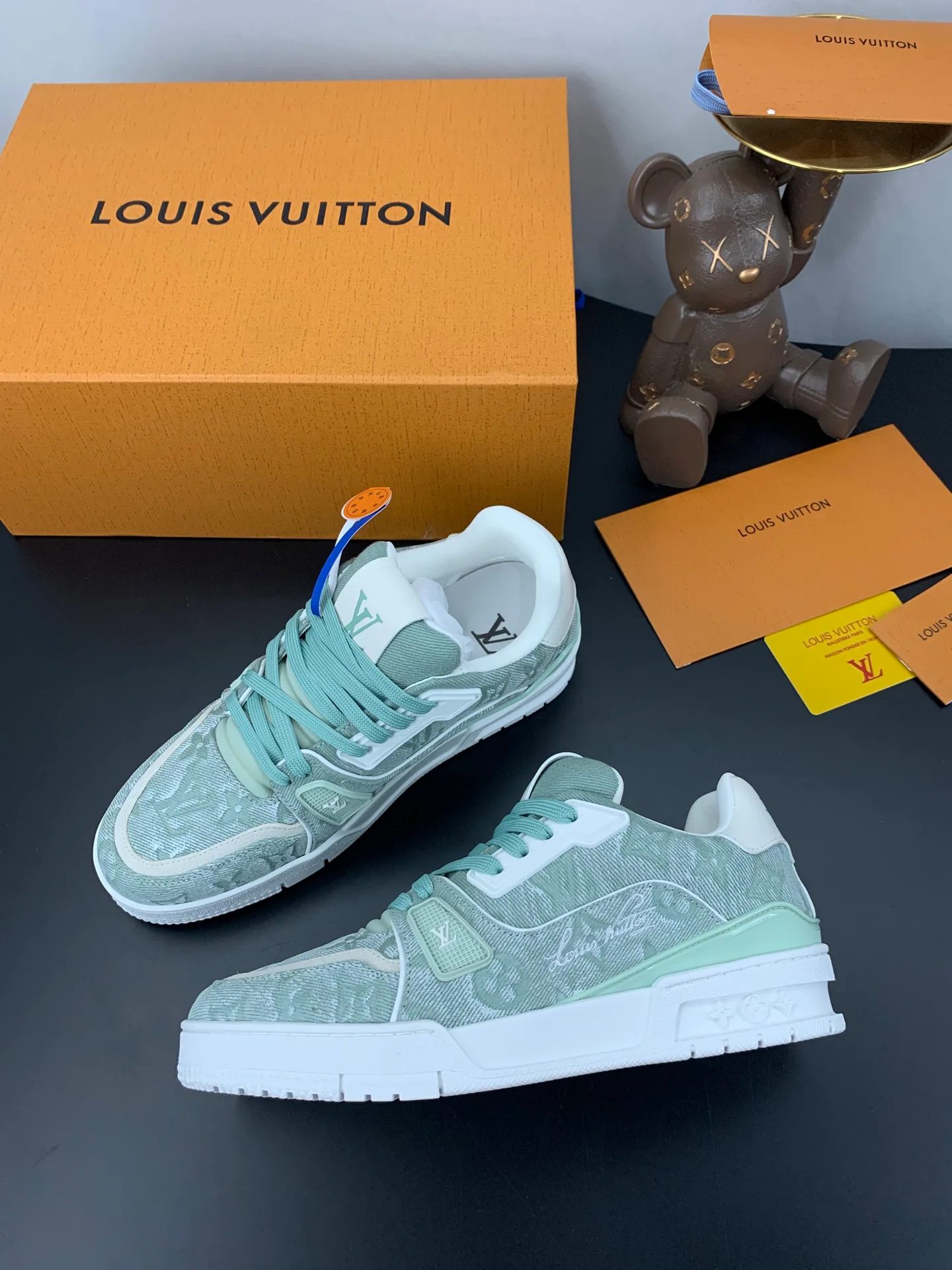 Women's Sneakers LOUIS VUITTON 17545277