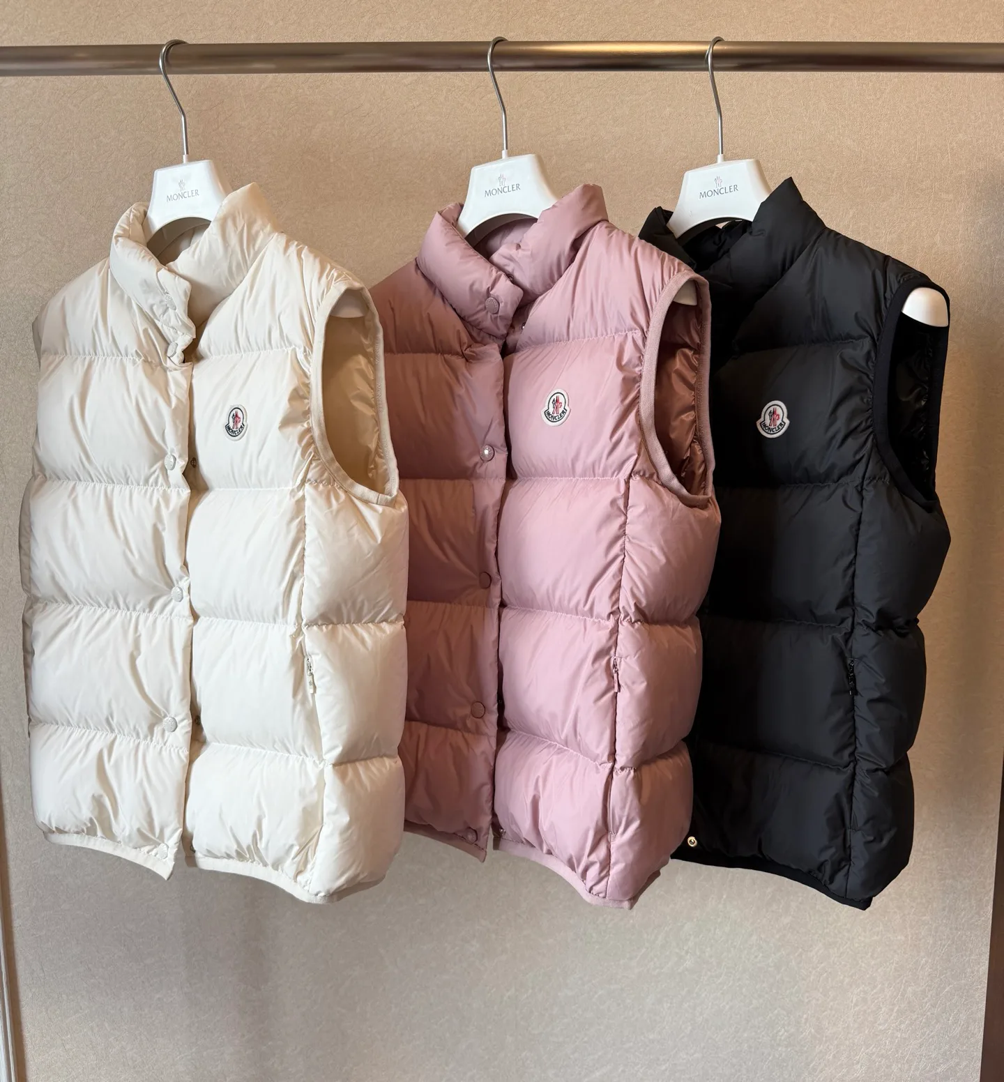 Women's Vests MONCLER 18010374
