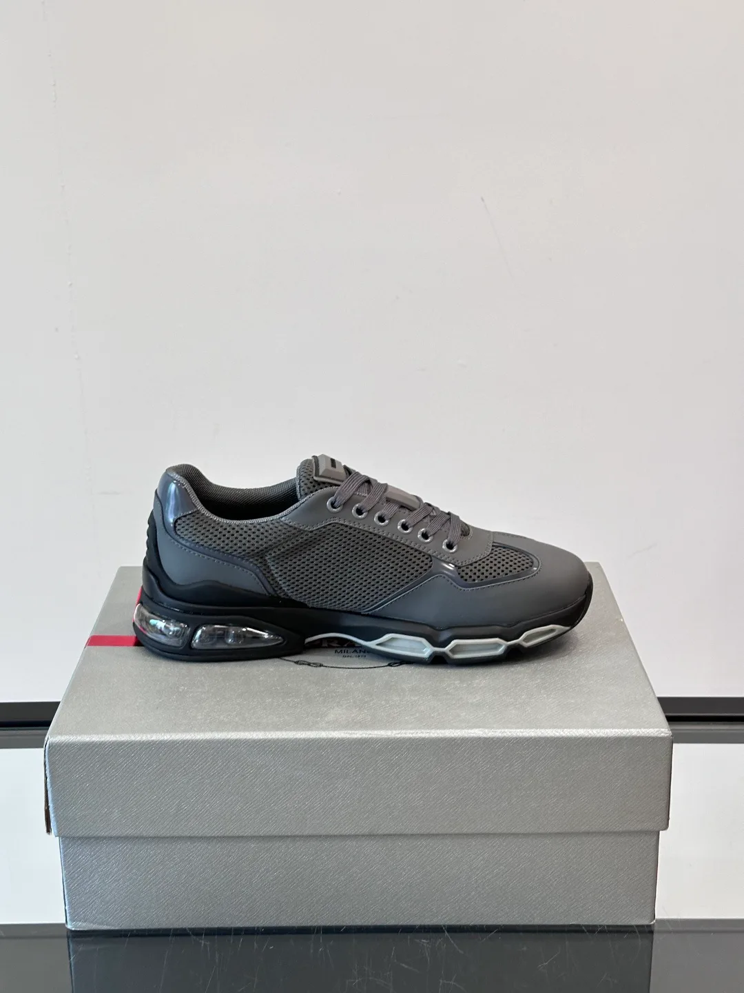 Кроссовки Женские Prada 18564276