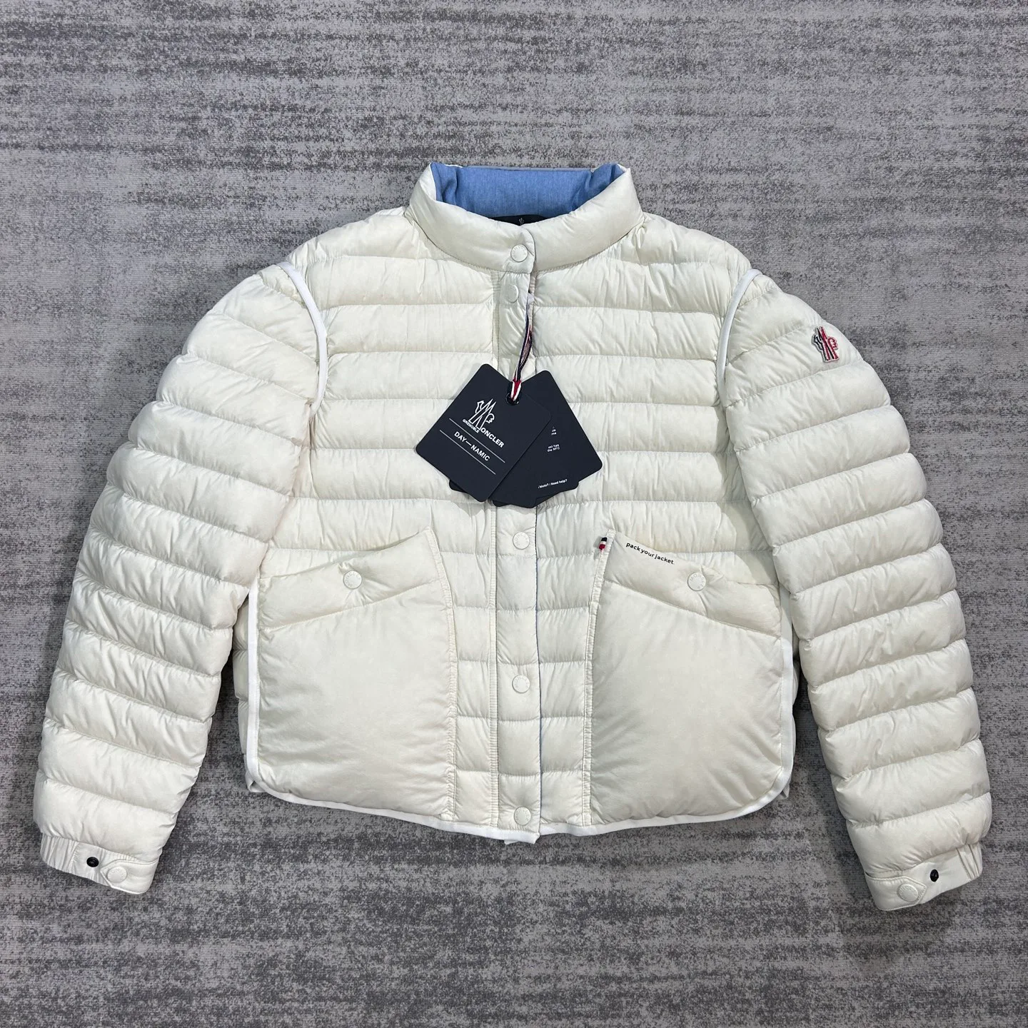 Women's Jackets And Down Jackets MONCLER 18255172