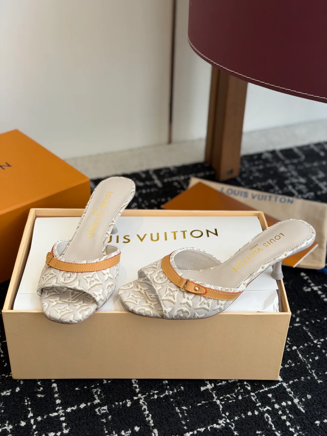 Women's Mules And Clogs LOUIS VUITTON 17615644