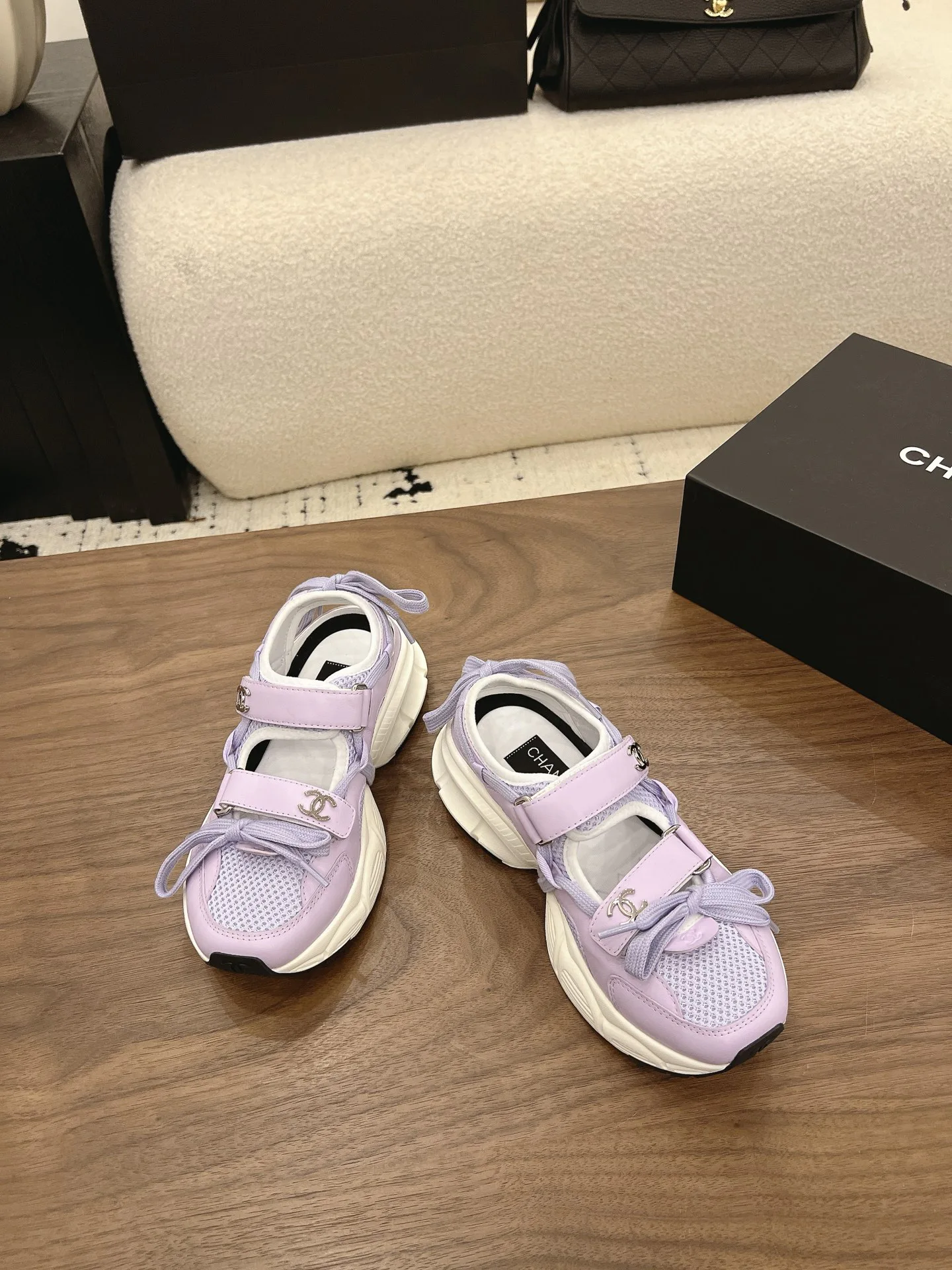 Women's Sneakers CHANEL 17077248