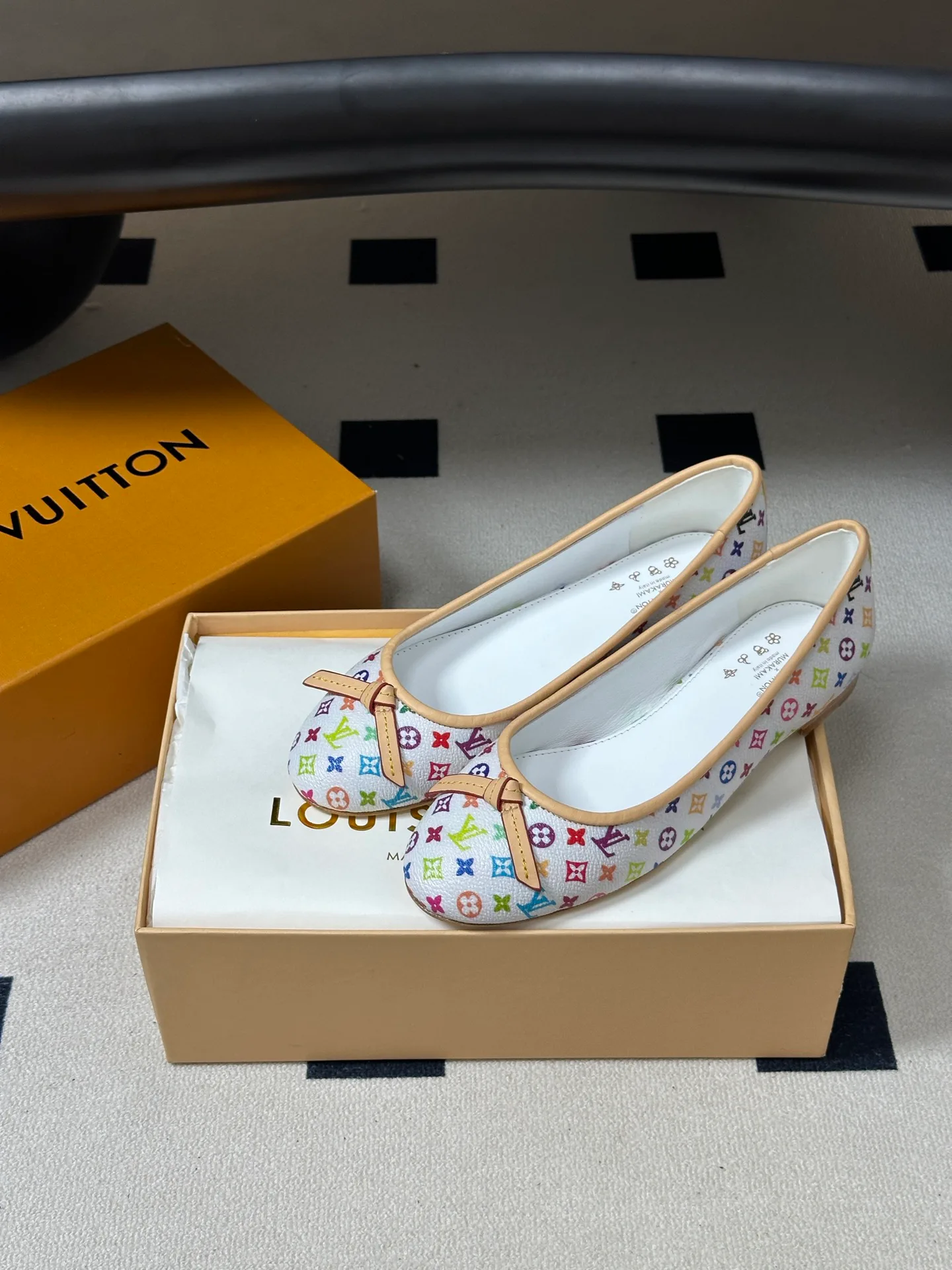 Women's Ballet Flats LOUIS VUITTON 18049410