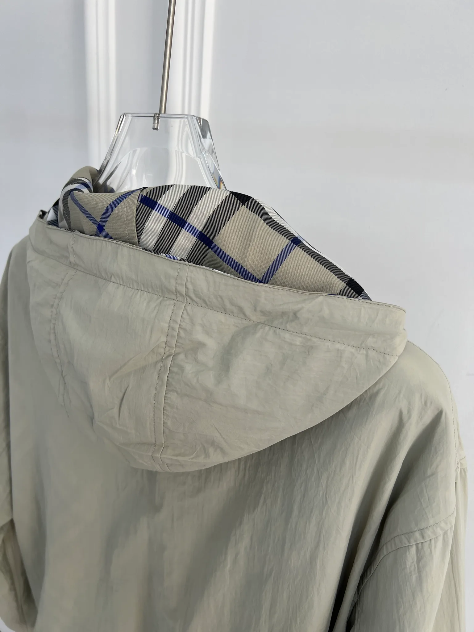 Women's Jackets And Down Jackets BURBERRY 18415771