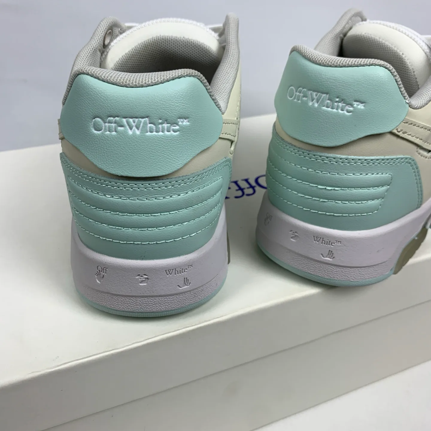 Women's Sneakers OFF-WHITE 17776392