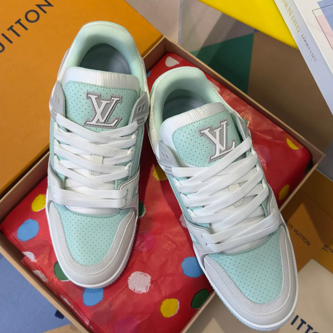 Women's Sneakers LOUIS VUITTON 17483745