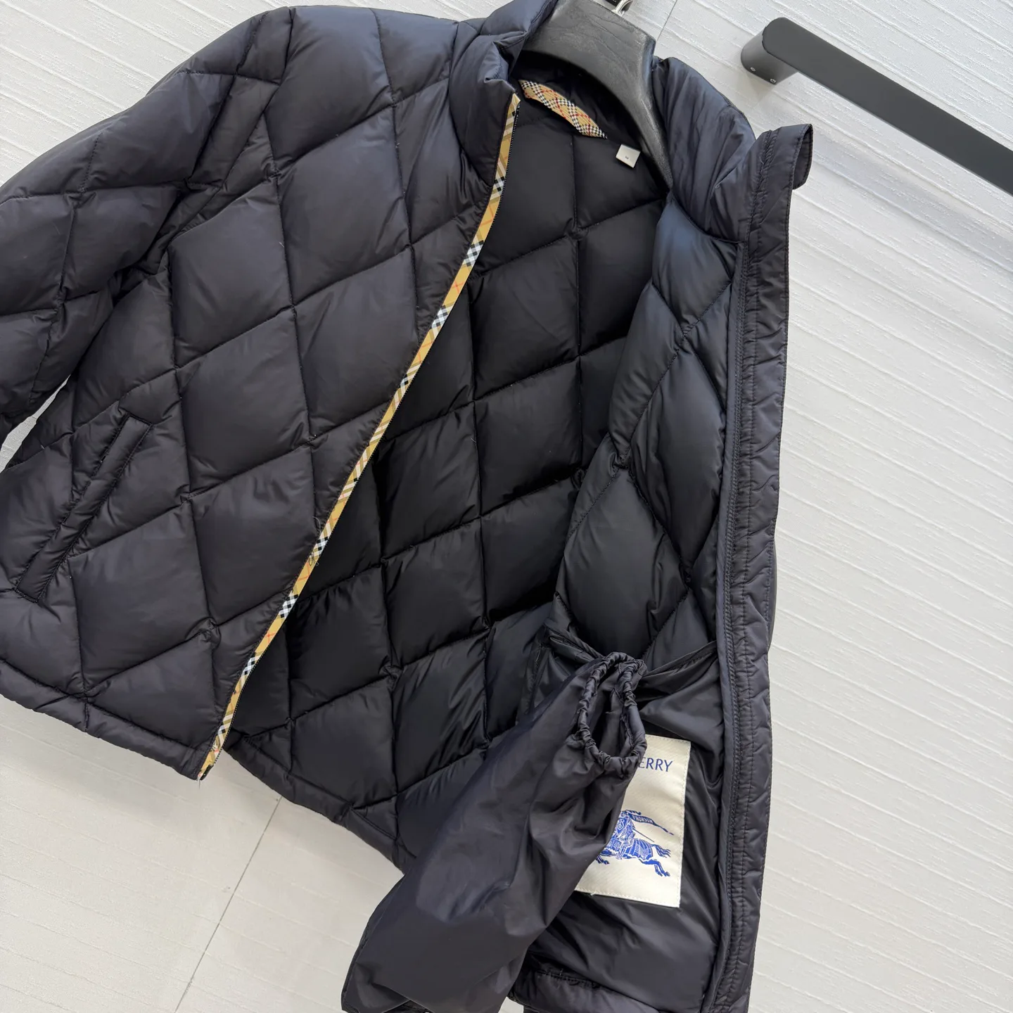 Women's Jackets And Down Jackets BURBERRY 18325227