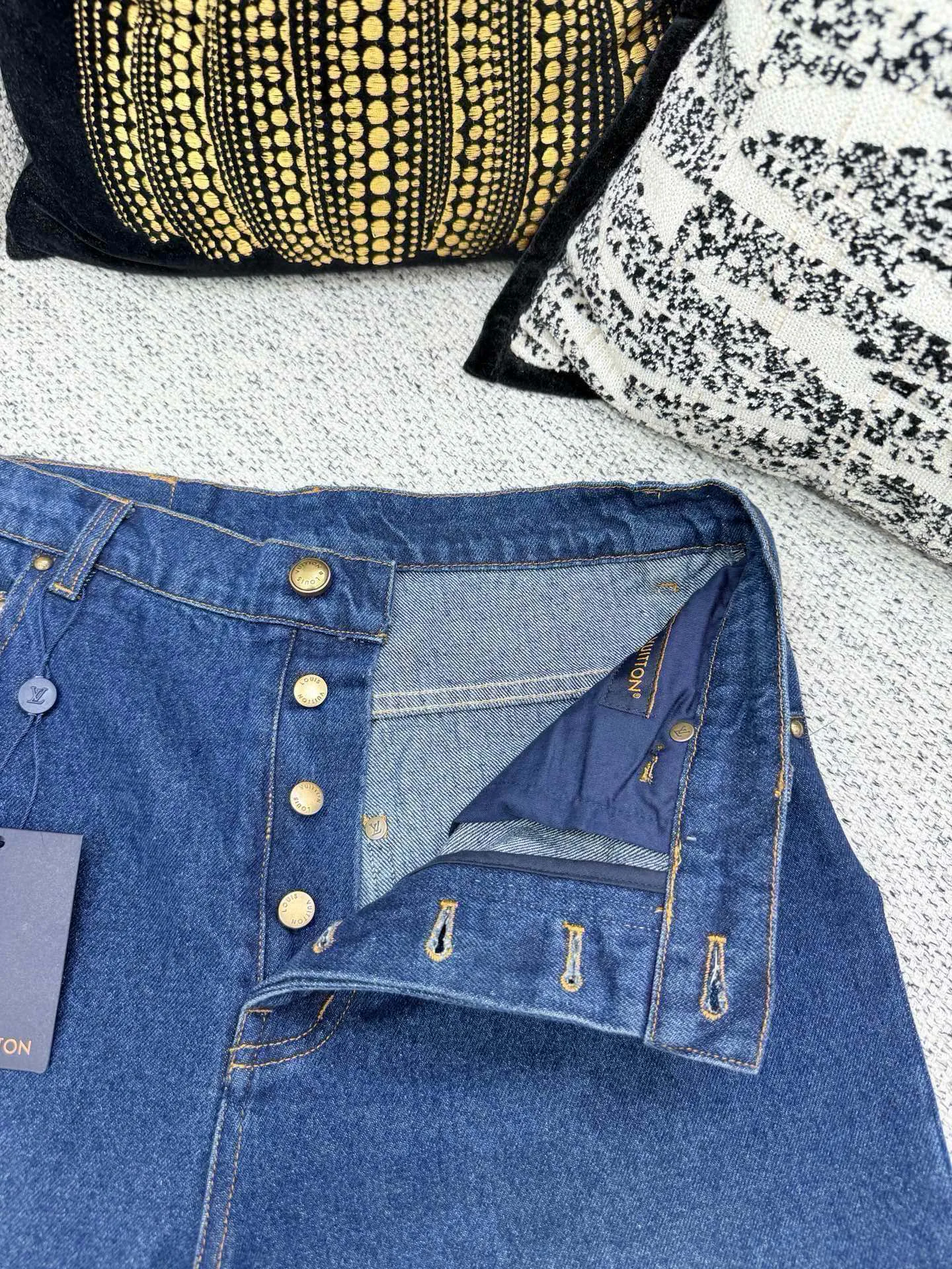 Men's Jeans LOUIS VUITTON 18395783