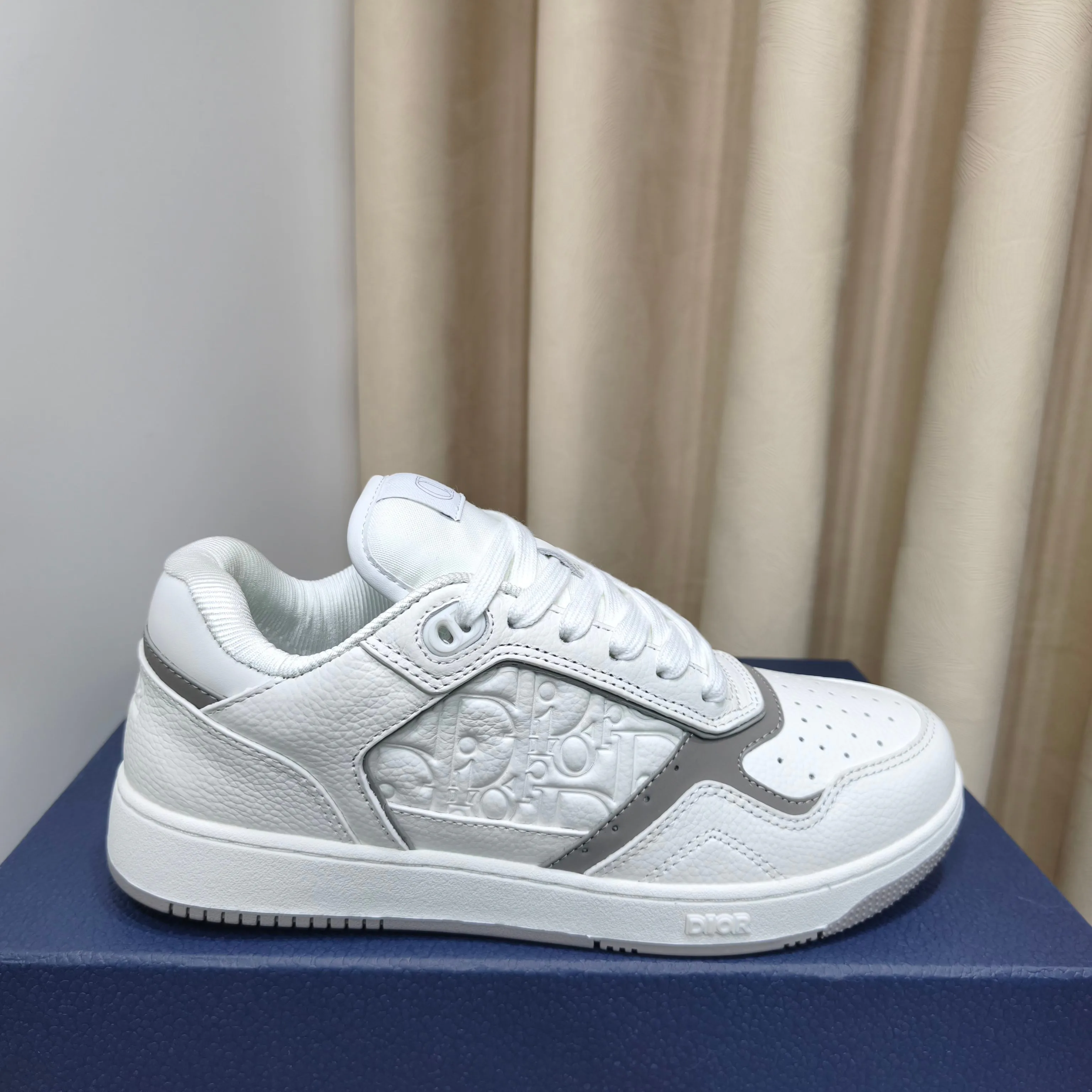Women's Sneakers CHRISTIAN DIOR 17988881