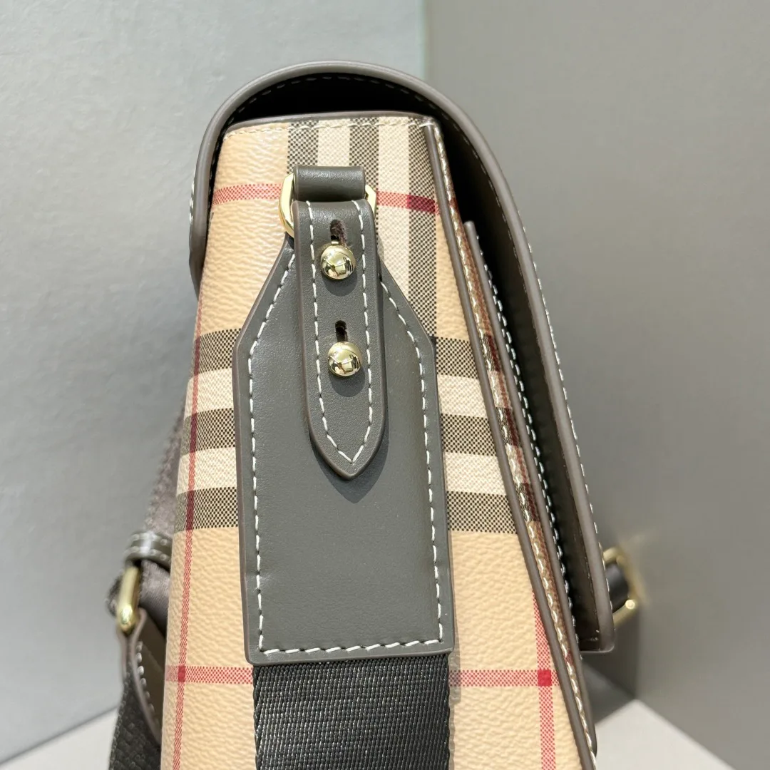 Women's Shoulder Bags BURBERRY 17948665
