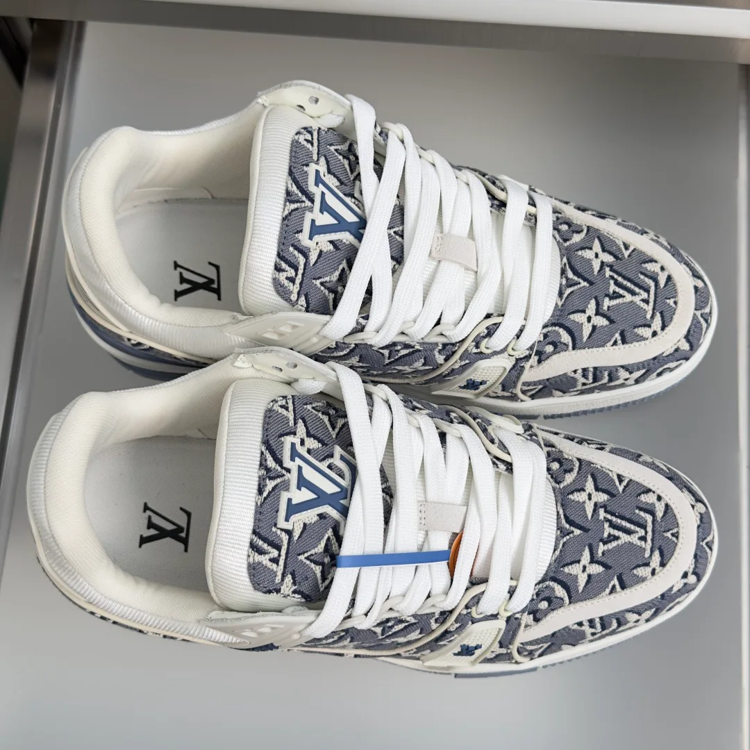 Women's Sneakers LOUIS VUITTON 17772025