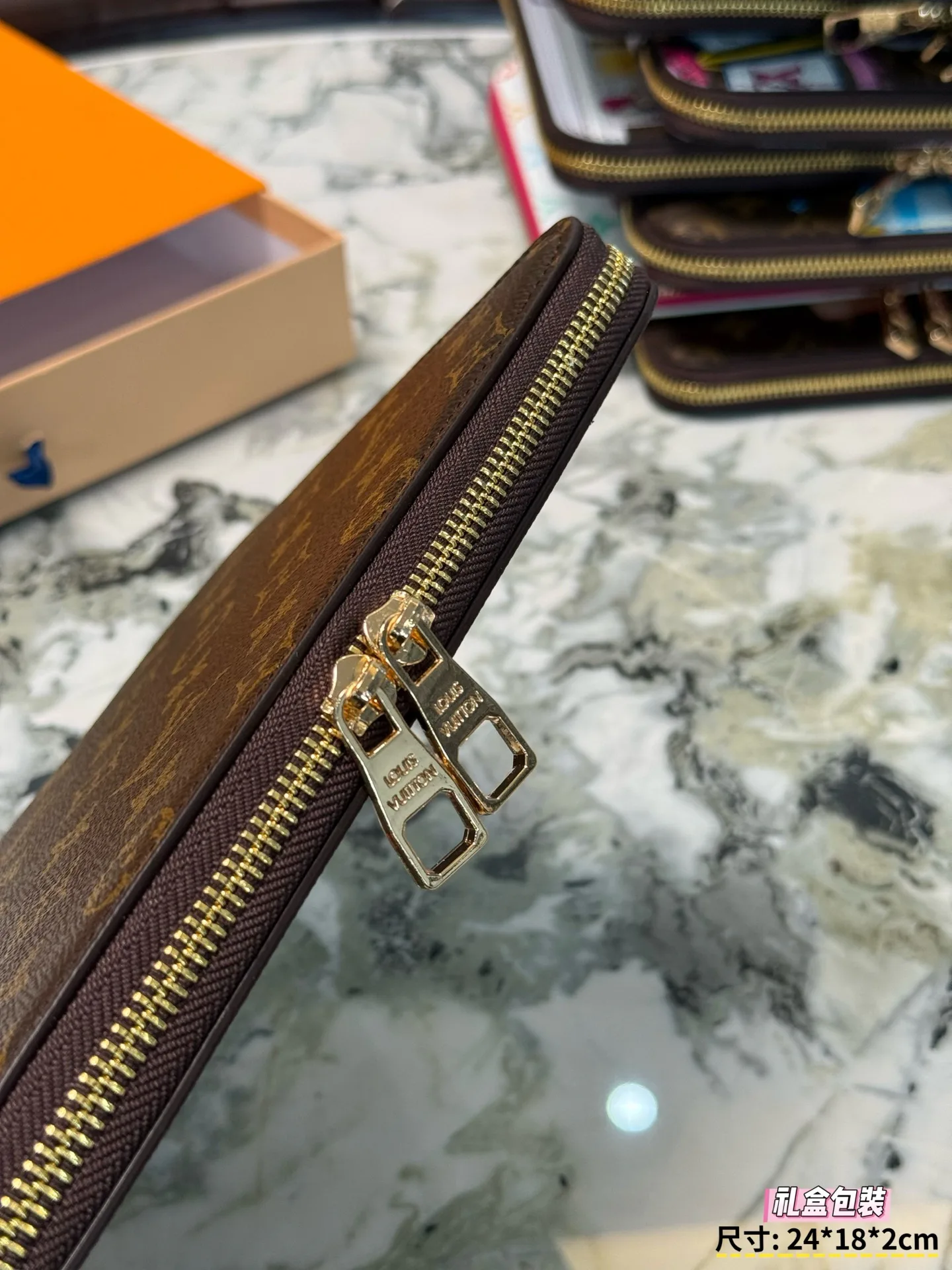 Women's Clutches LOUIS VUITTON 18013760