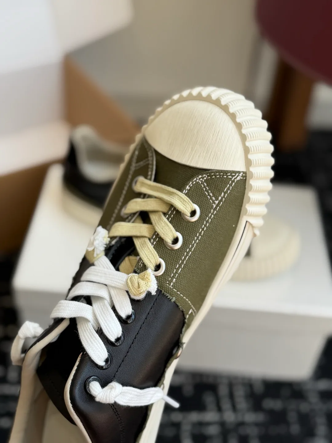 Women's Sneakers MAISON MARGIELA 17802577