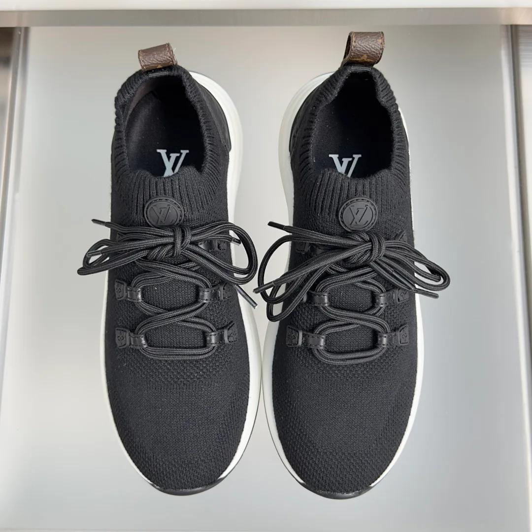 Women's Sneakers LOUIS VUITTON 17950524