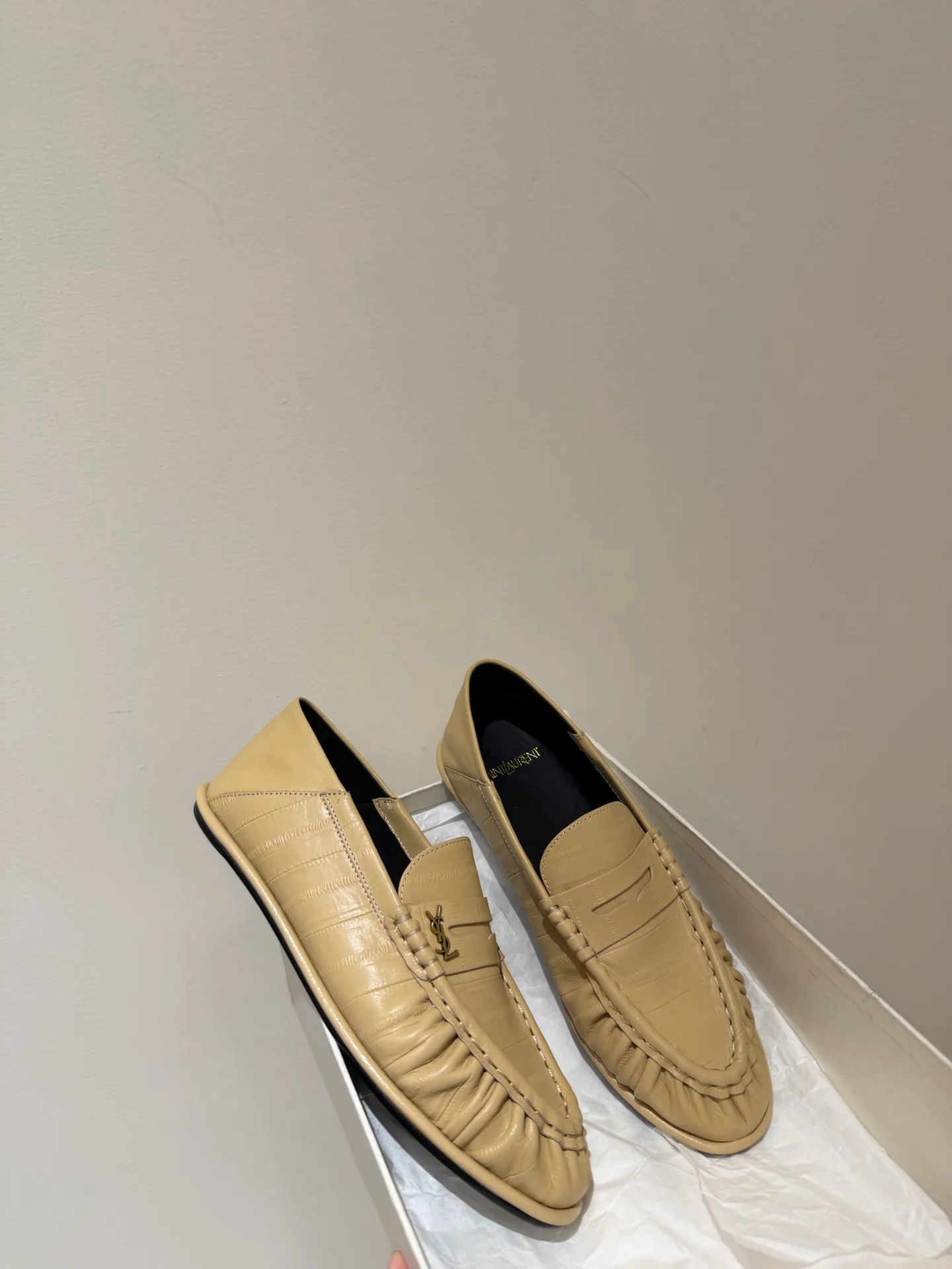 Women's Loafers And Moccasins SAINT LAURENT 18195700