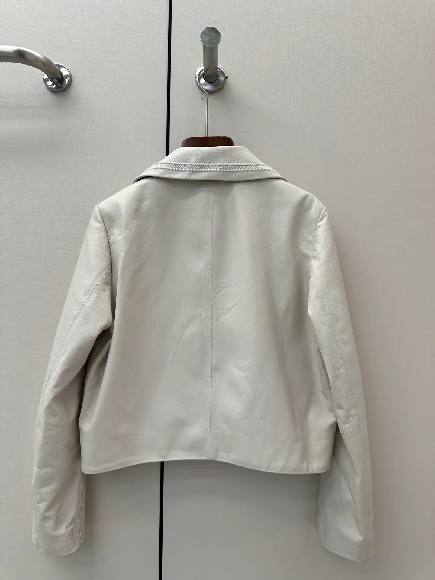 Women's Leather Jackets And Sheepskin Coats HERMES 18060937