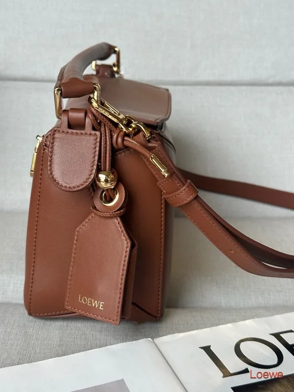 Women's Classic Handbags LOEWE 18434828