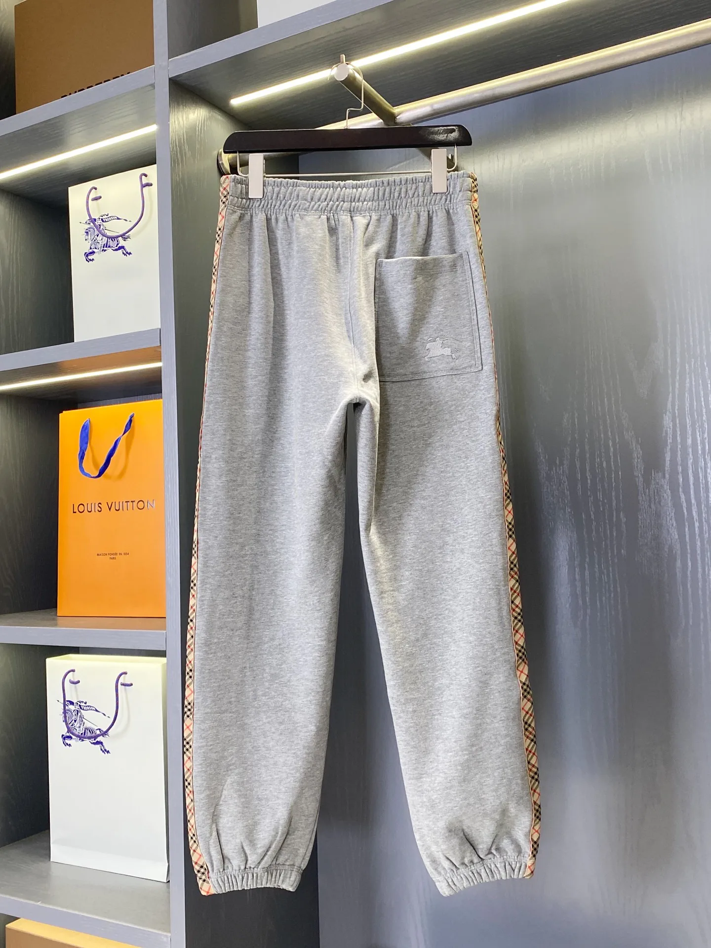 Men's Trousers BURBERRY 18141452