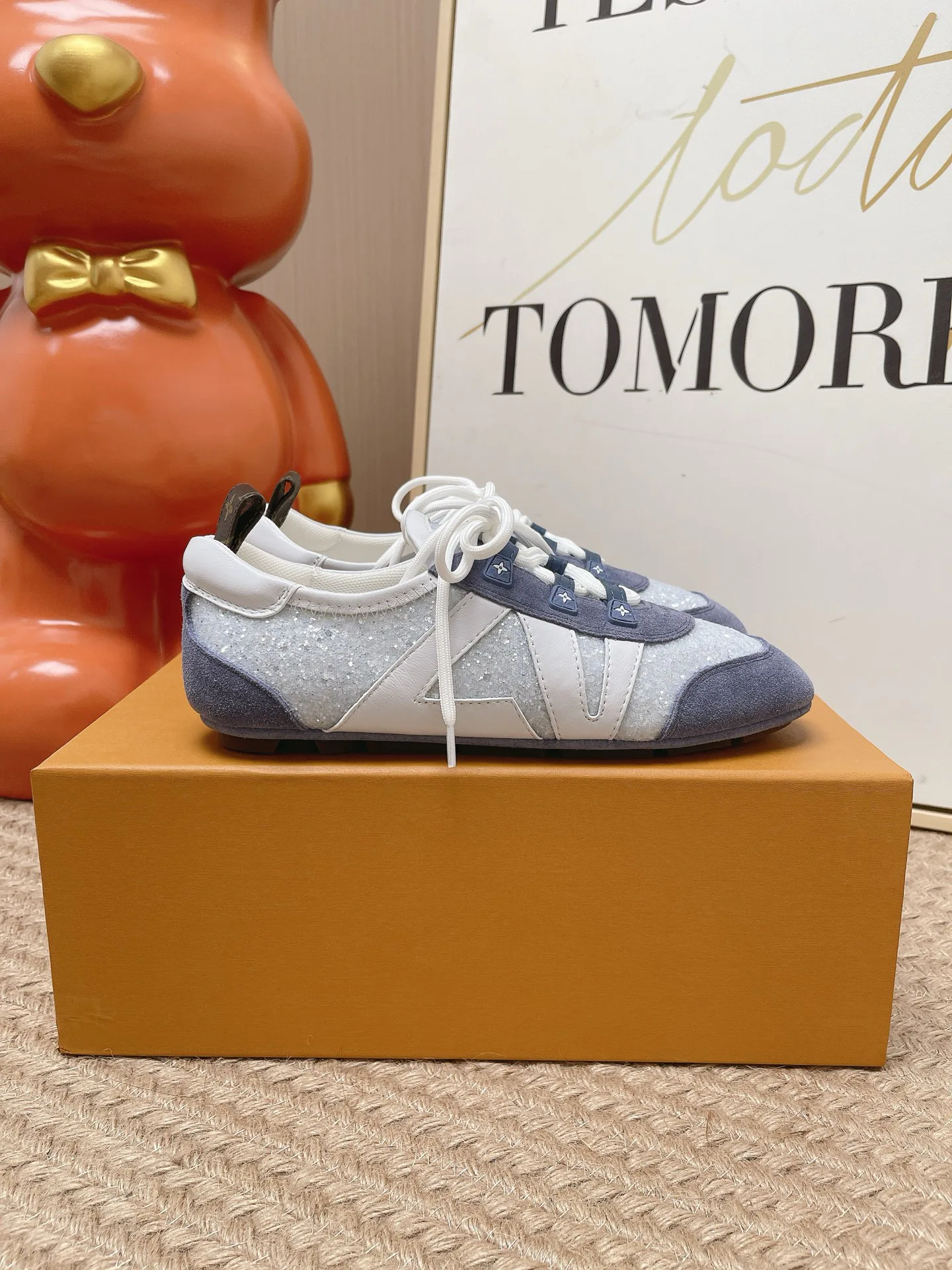 Women's Sneakers LOUIS VUITTON 17449400