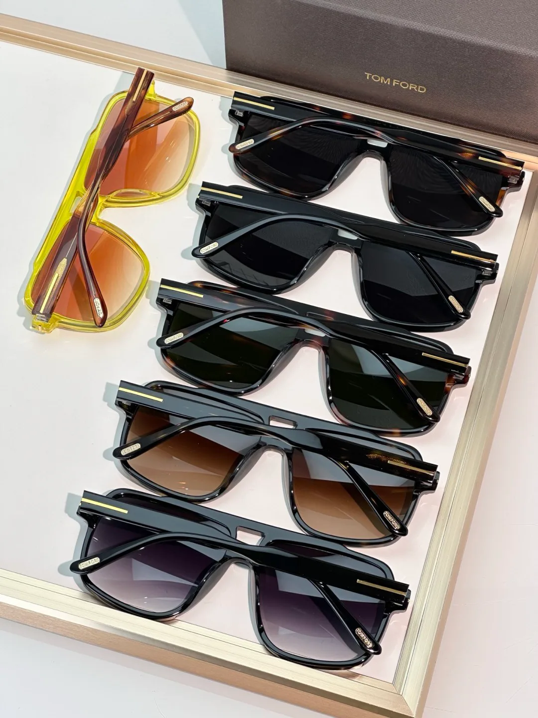 Glasses TOM FORD 17366426