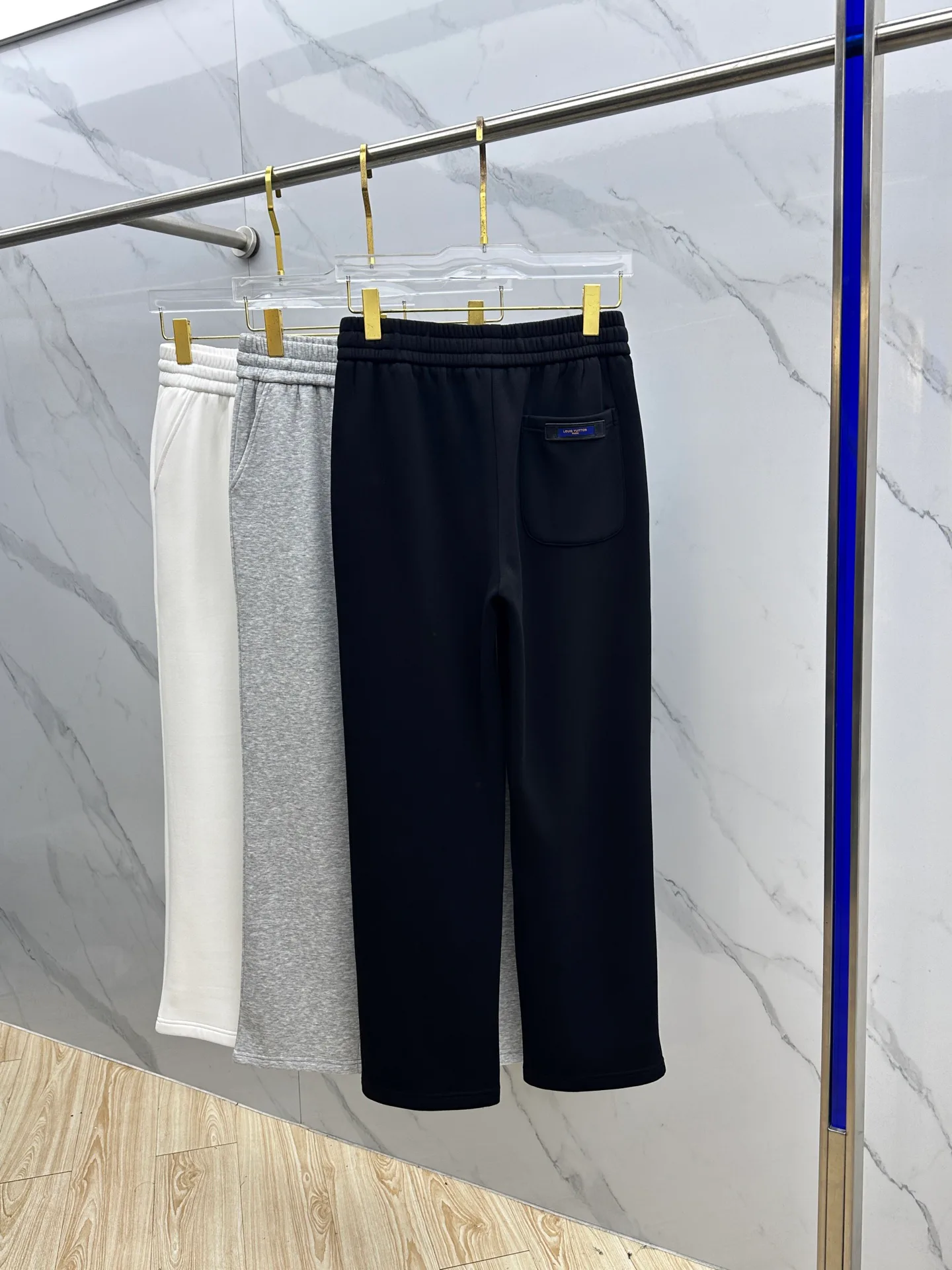 Men's Trousers LOUIS VUITTON 18246673