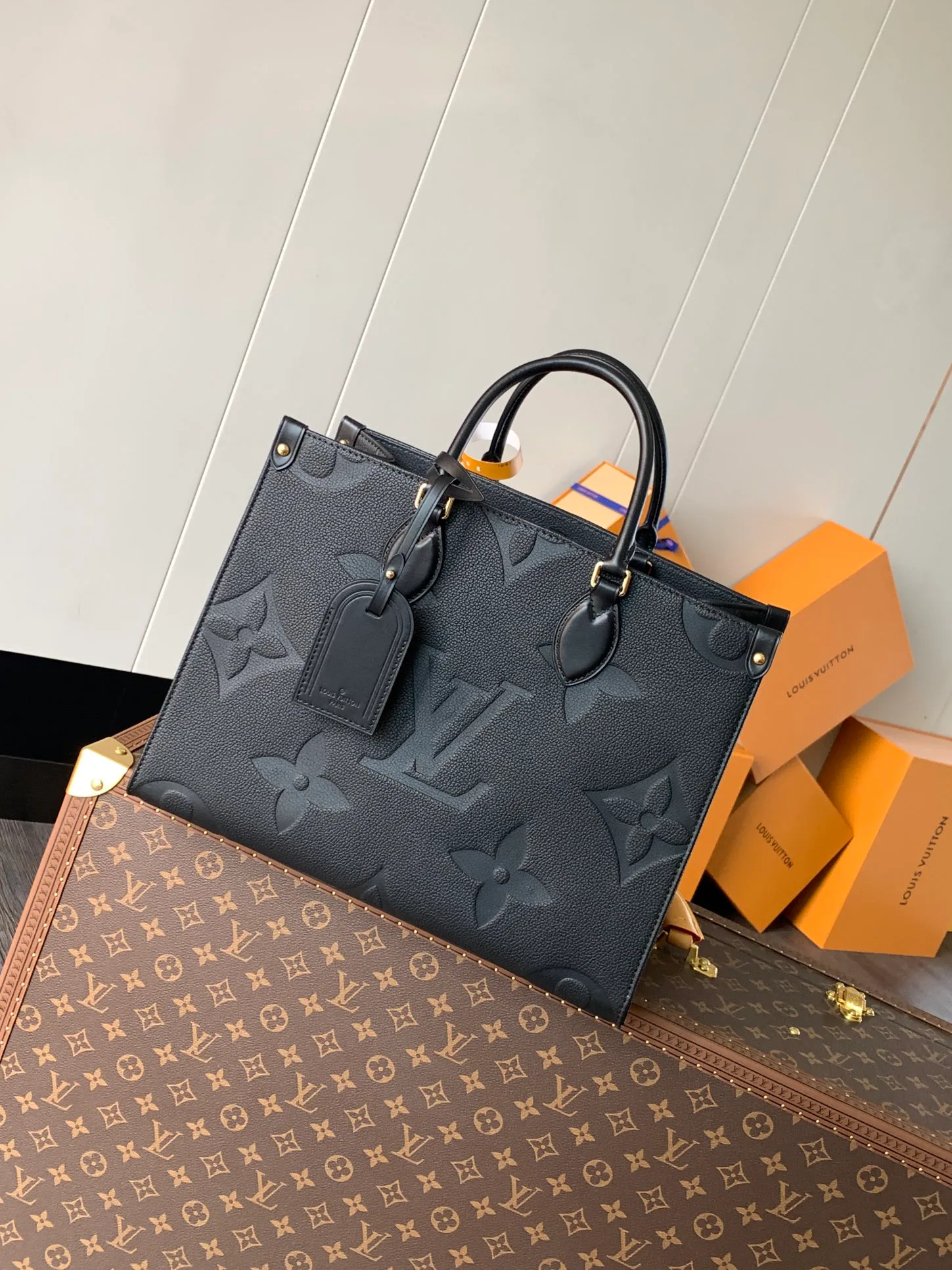 Women's Classic Handbags LOUIS VUITTON 18148125