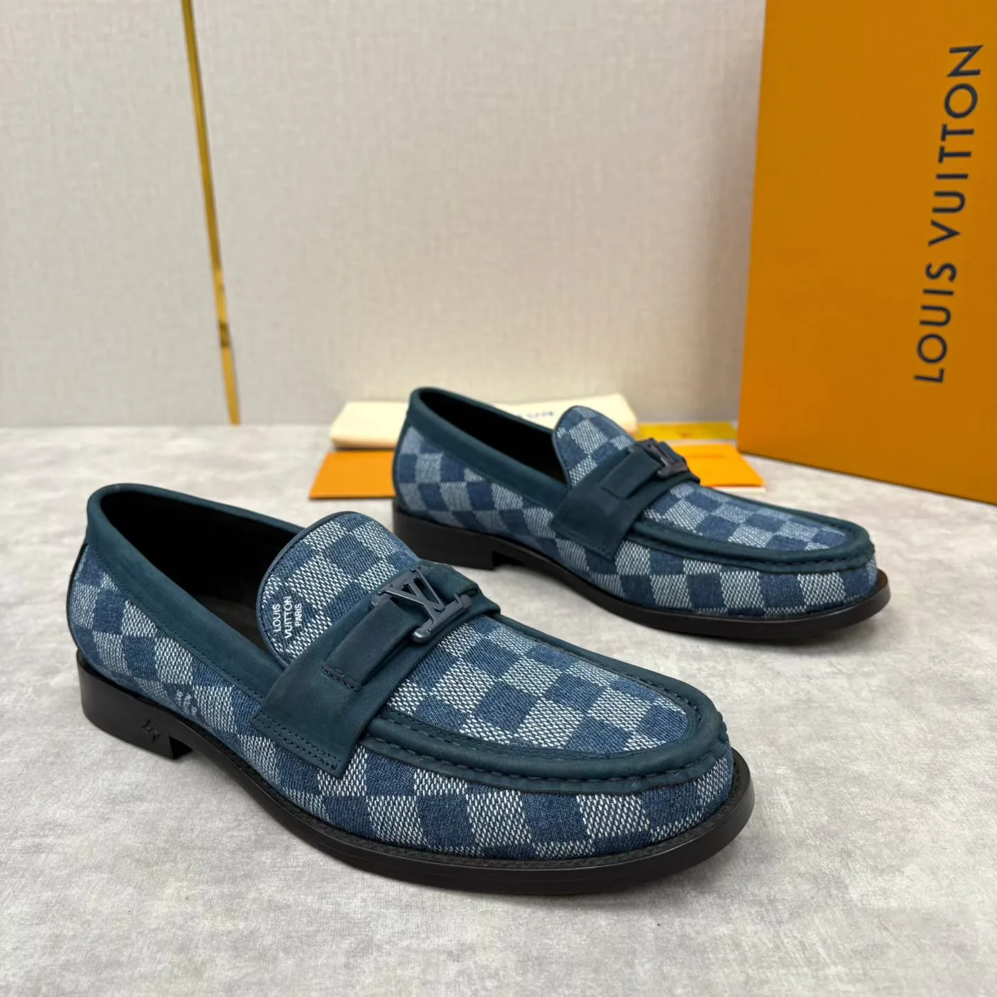 Men's Loafers And Dress Shoes LOUIS VUITTON 18193952
