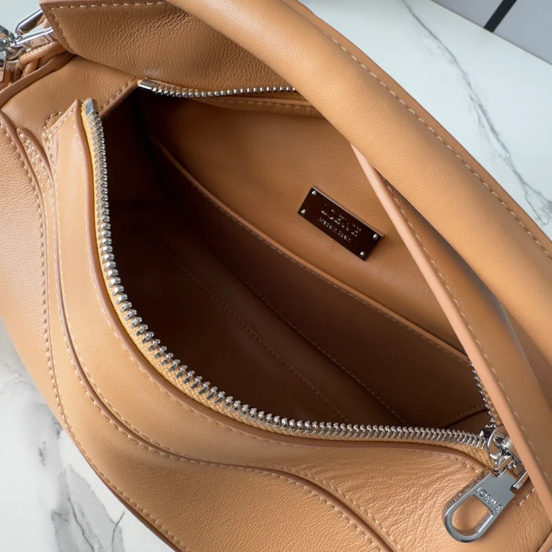 Women's Classic Handbags LOEWE 17270394
