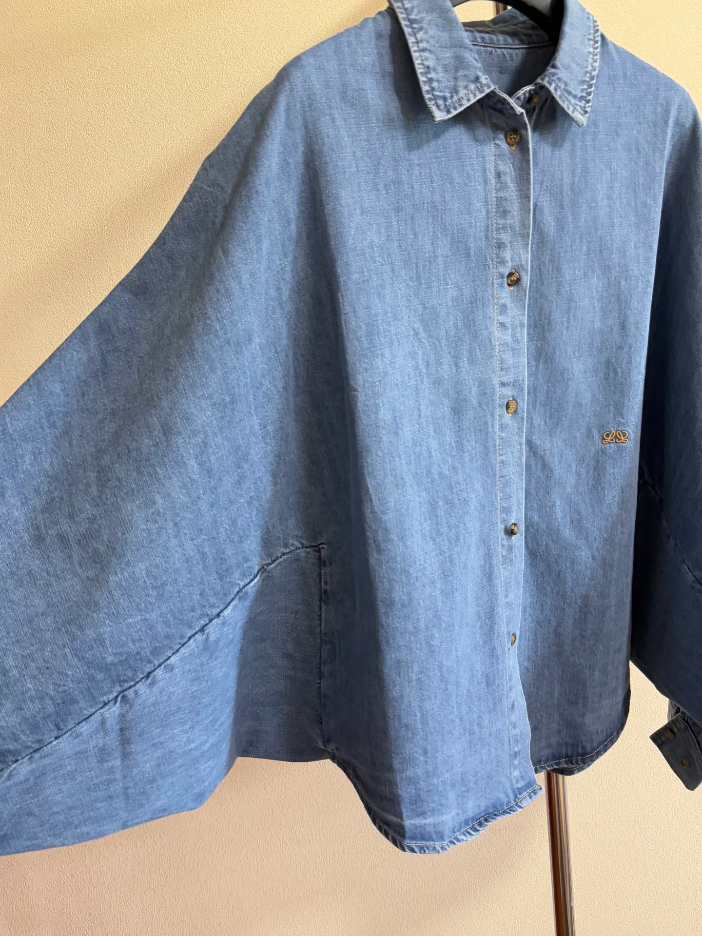 Women's Shirts LOEWE 17705646