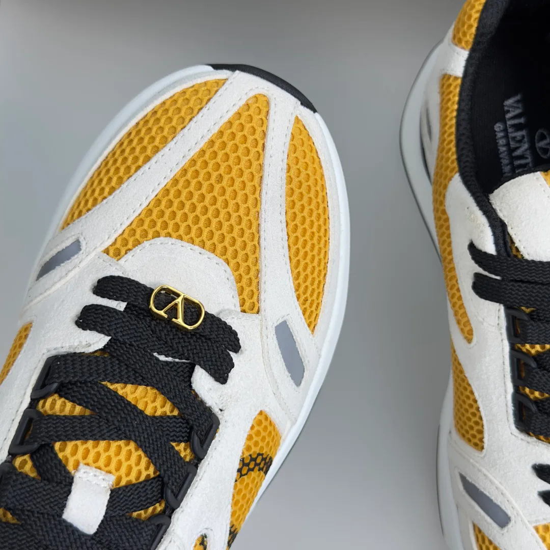 Men's Sneakers VALENTINO 17603082