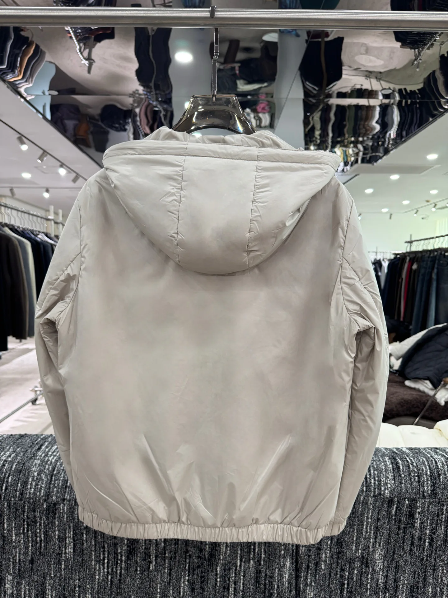 Men's Jackets And Down Jackets MONCLER 18084262