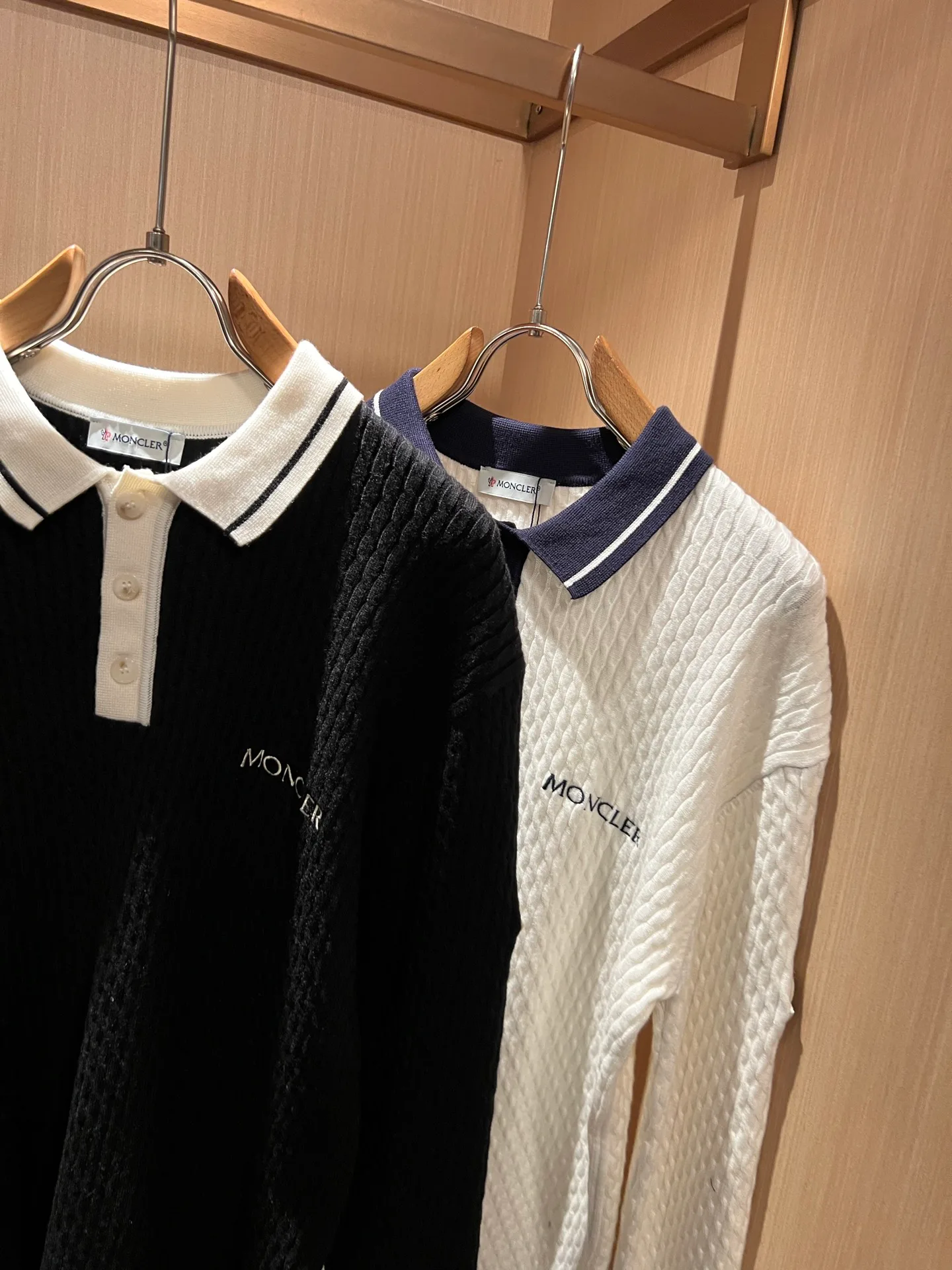 Men's Jumpers And Sweaters MONCLER 18495786