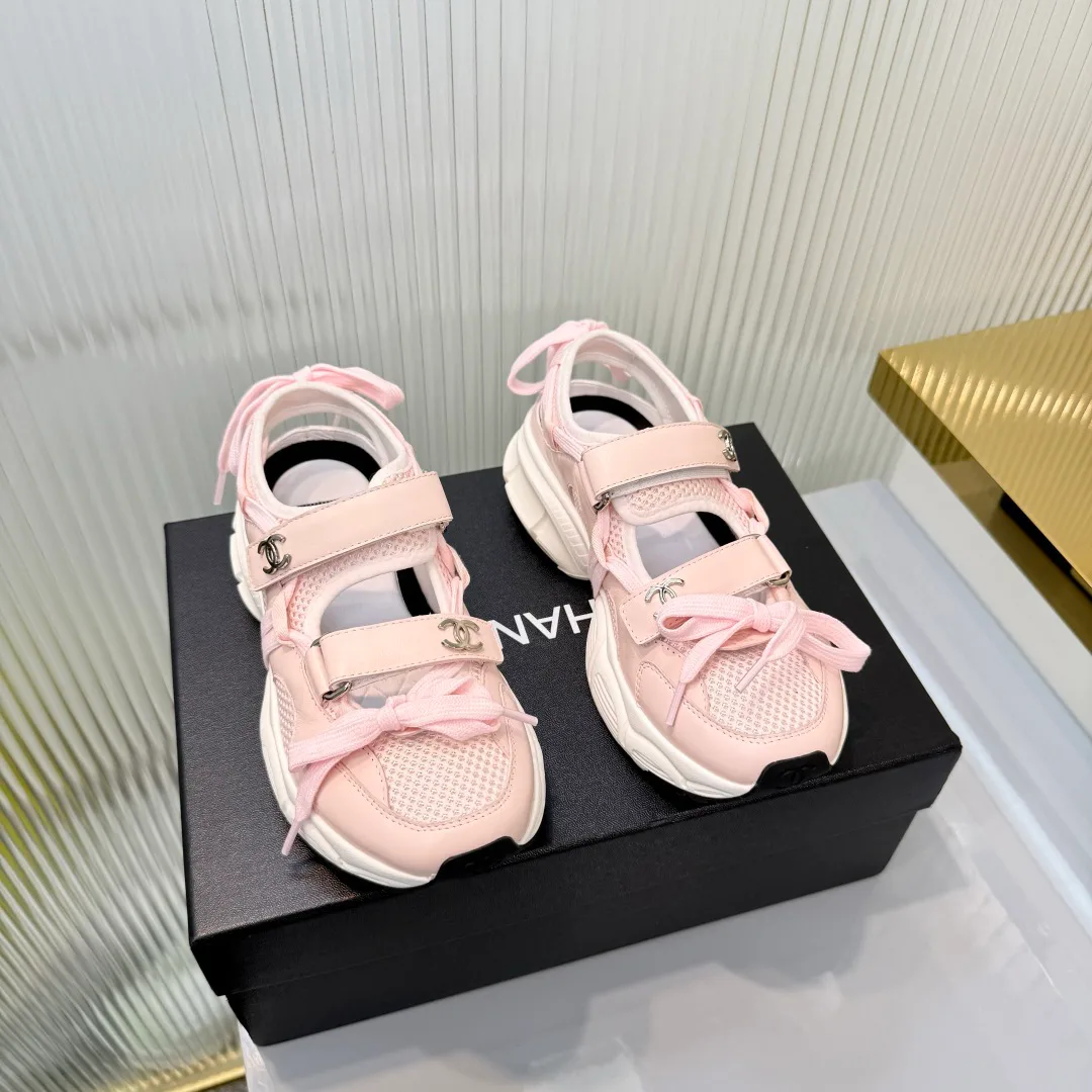 Women's Sneakers CHANEL 18366969