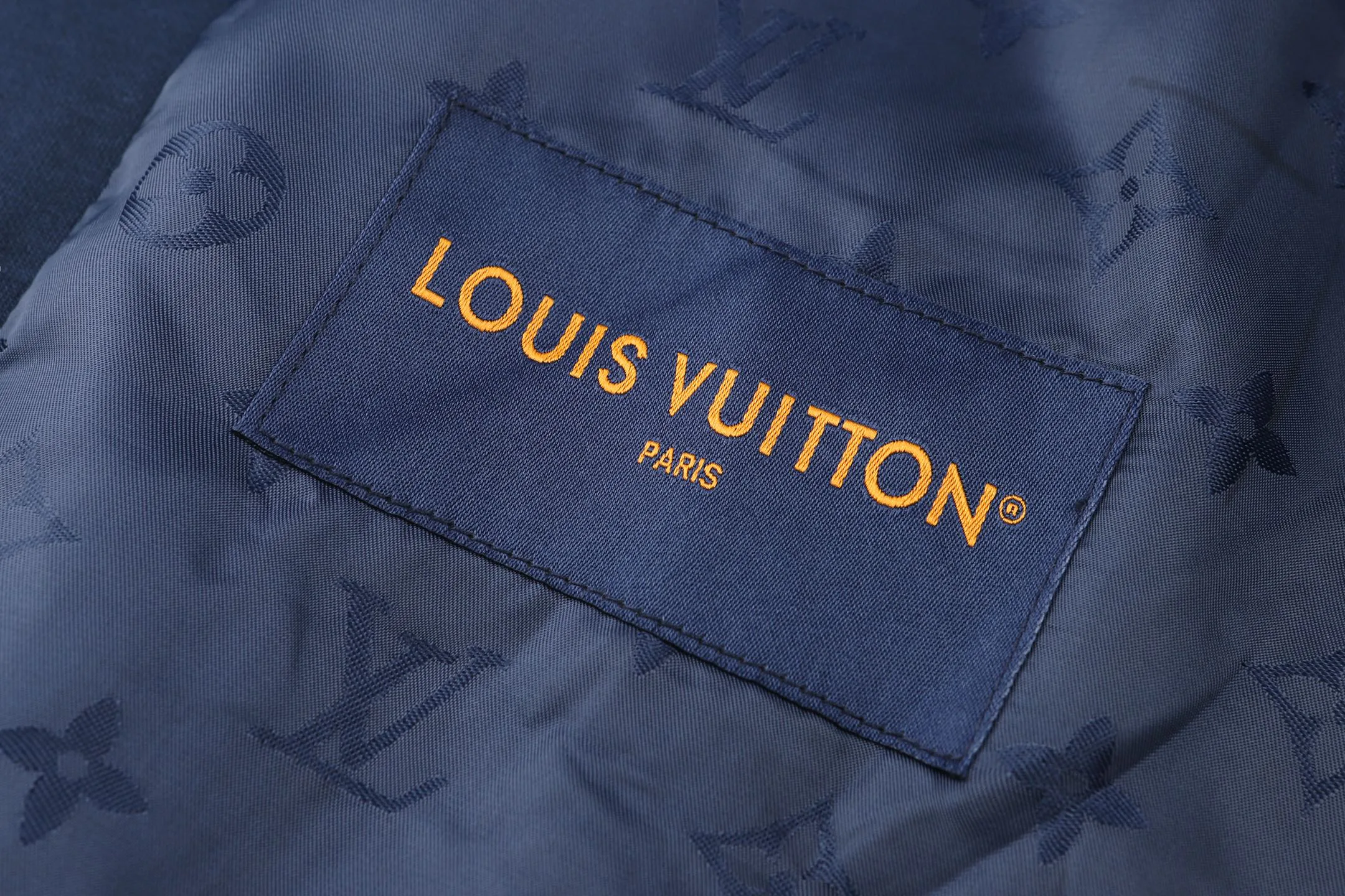 Men's Jackets And Down Jackets LOUIS VUITTON 18073908