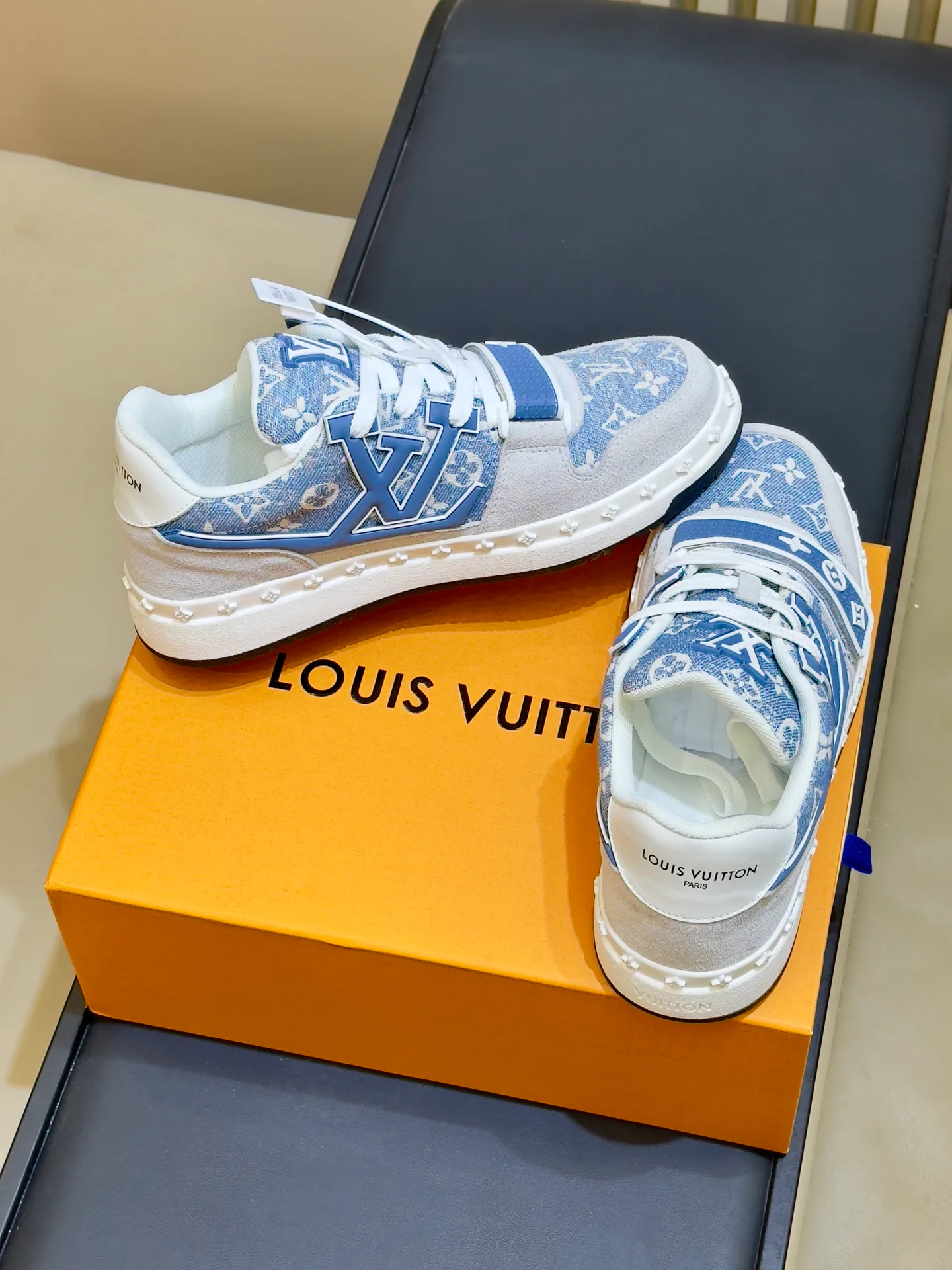 Men's Sneakers LOUIS VUITTON 18073548