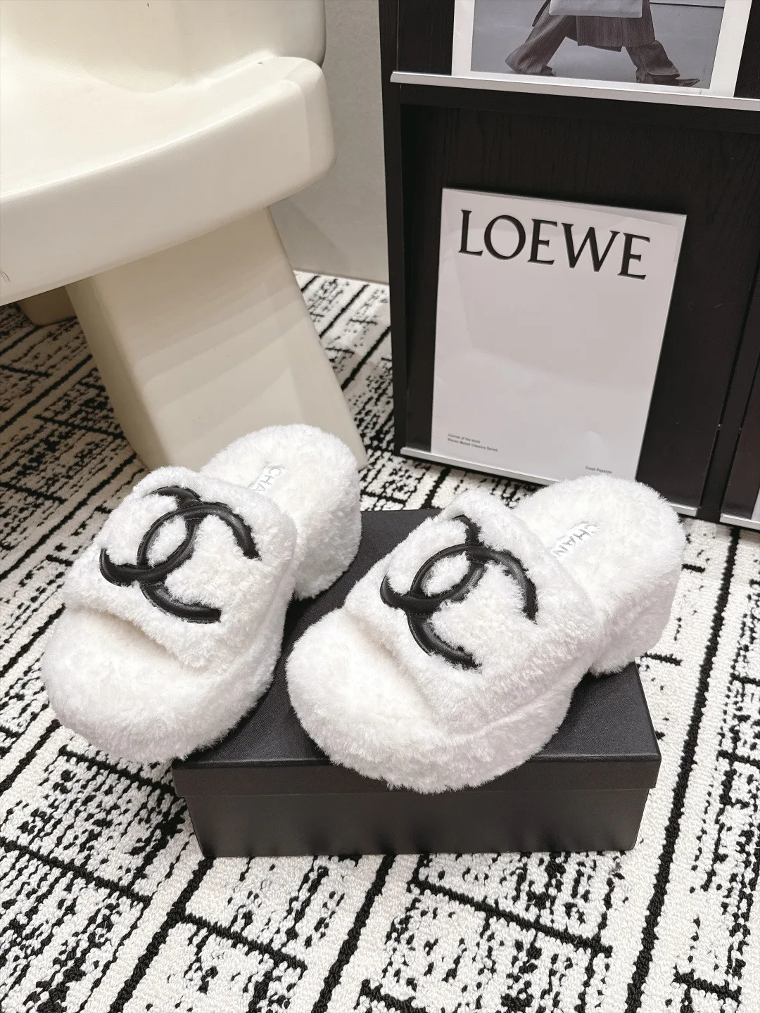 Women's Slippers CHANEL 18054519