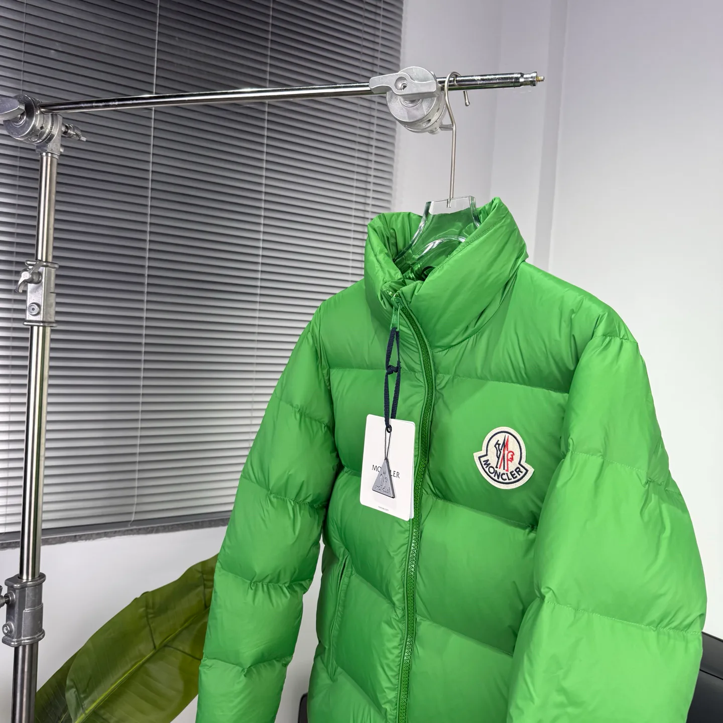Women's Jackets And Down Jackets MONCLER 18415638