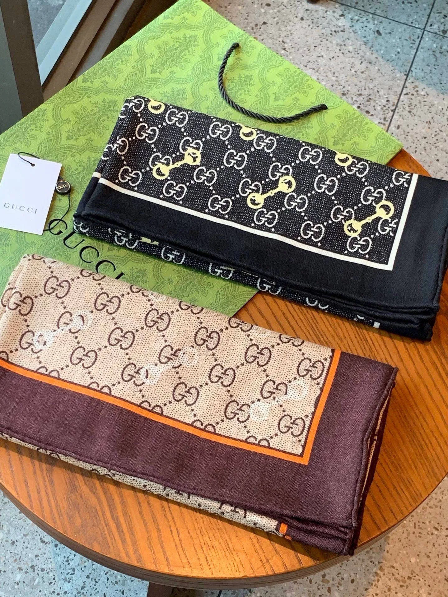 Scarves GUCCI 17543254