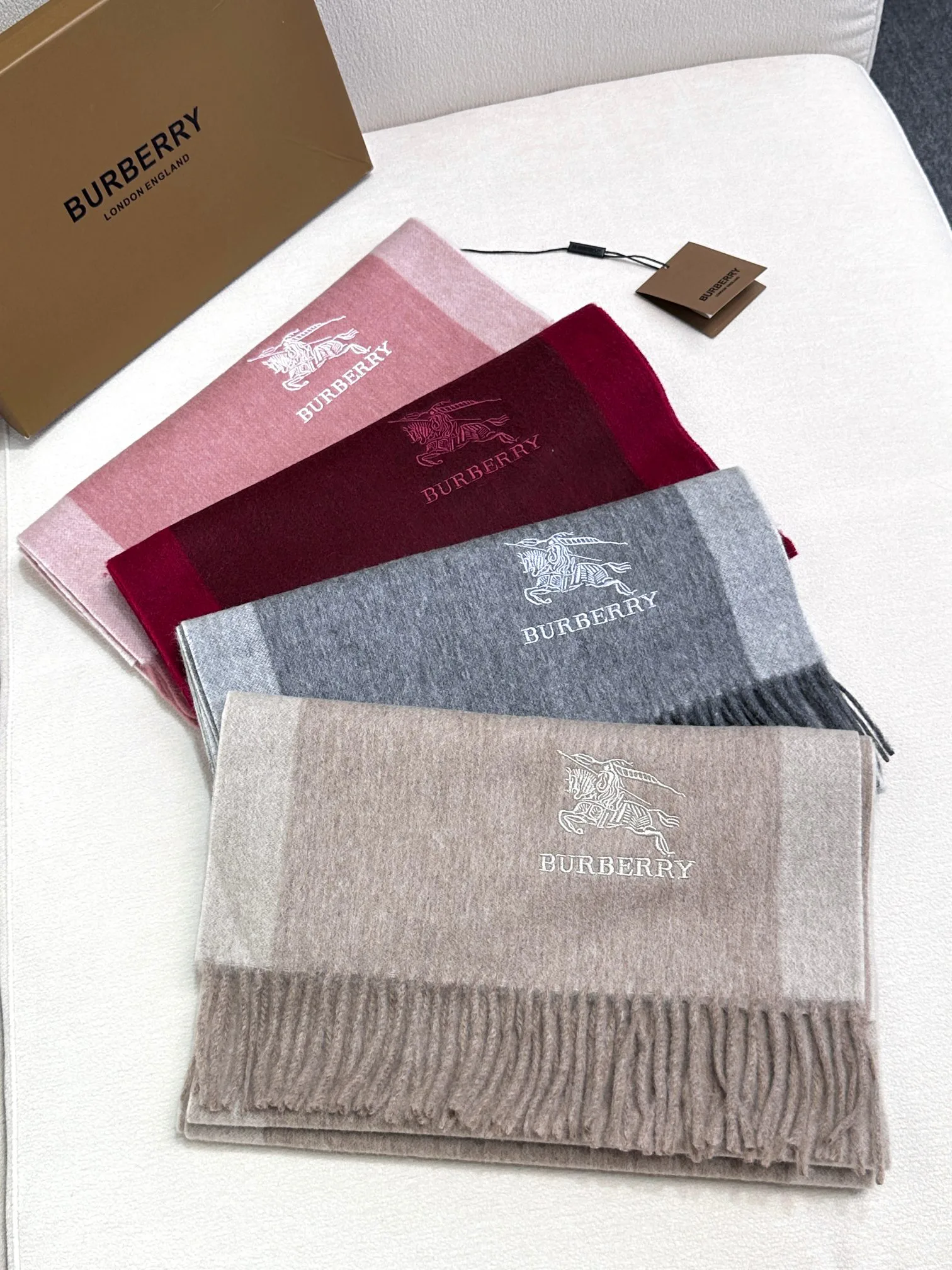 Scarves BURBERRY 18322260