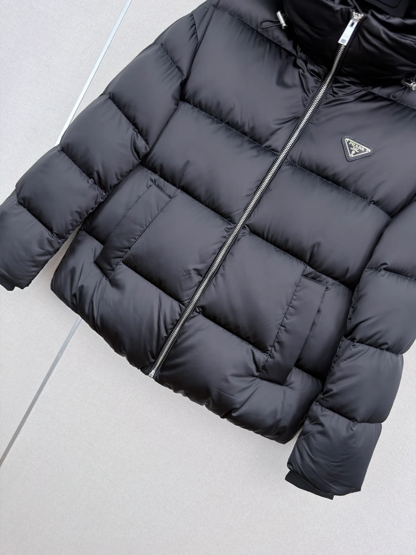Куртки И Пуховики Женские Prada 18600988