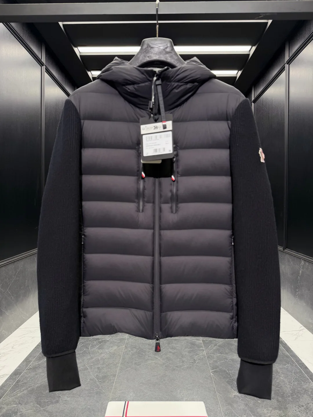 Men's Jackets And Down Jackets MONCLER 18416859
