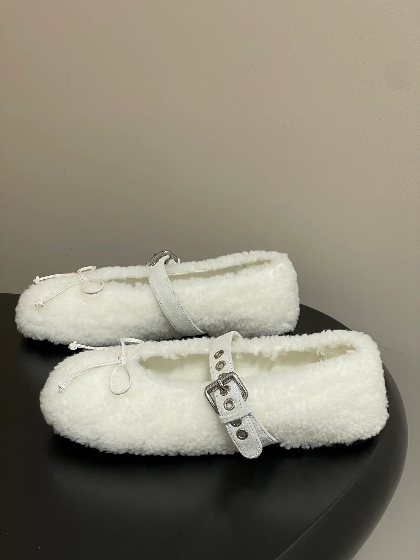 Women's Ballet Flats MIU MIU 18041530