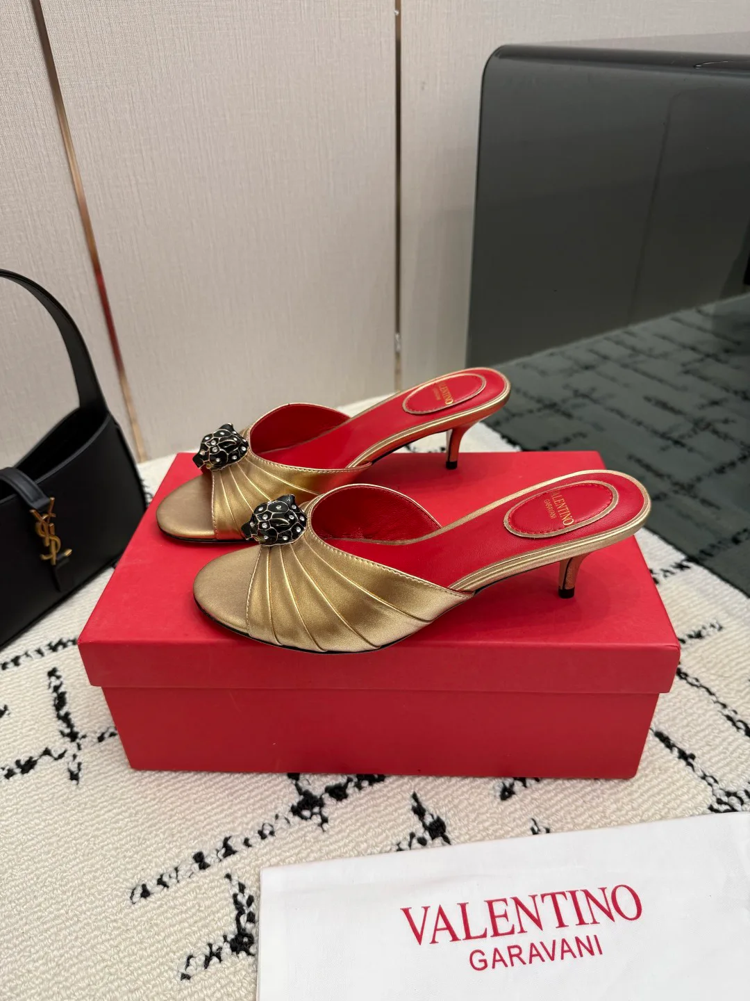 Women's Open-Toe Sandals VALENTINO 18049039