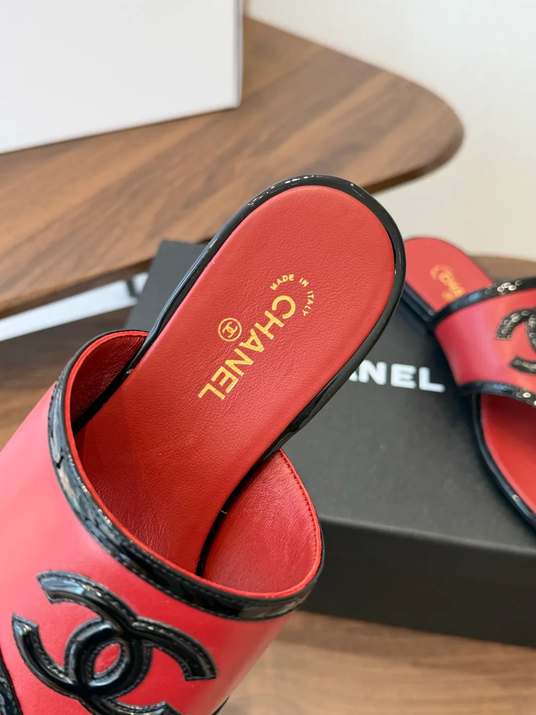 Women's Flip-Flops CHANEL 17829799